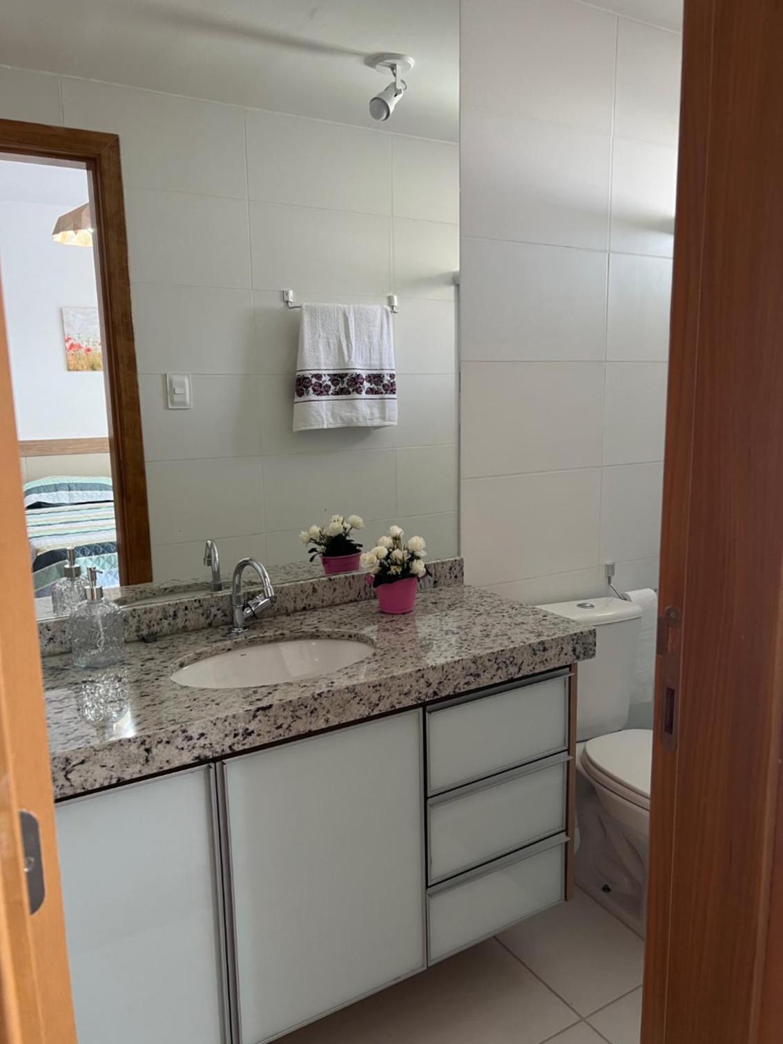 Apto novo Imperia Lounge pé-na-areia Itacimirim