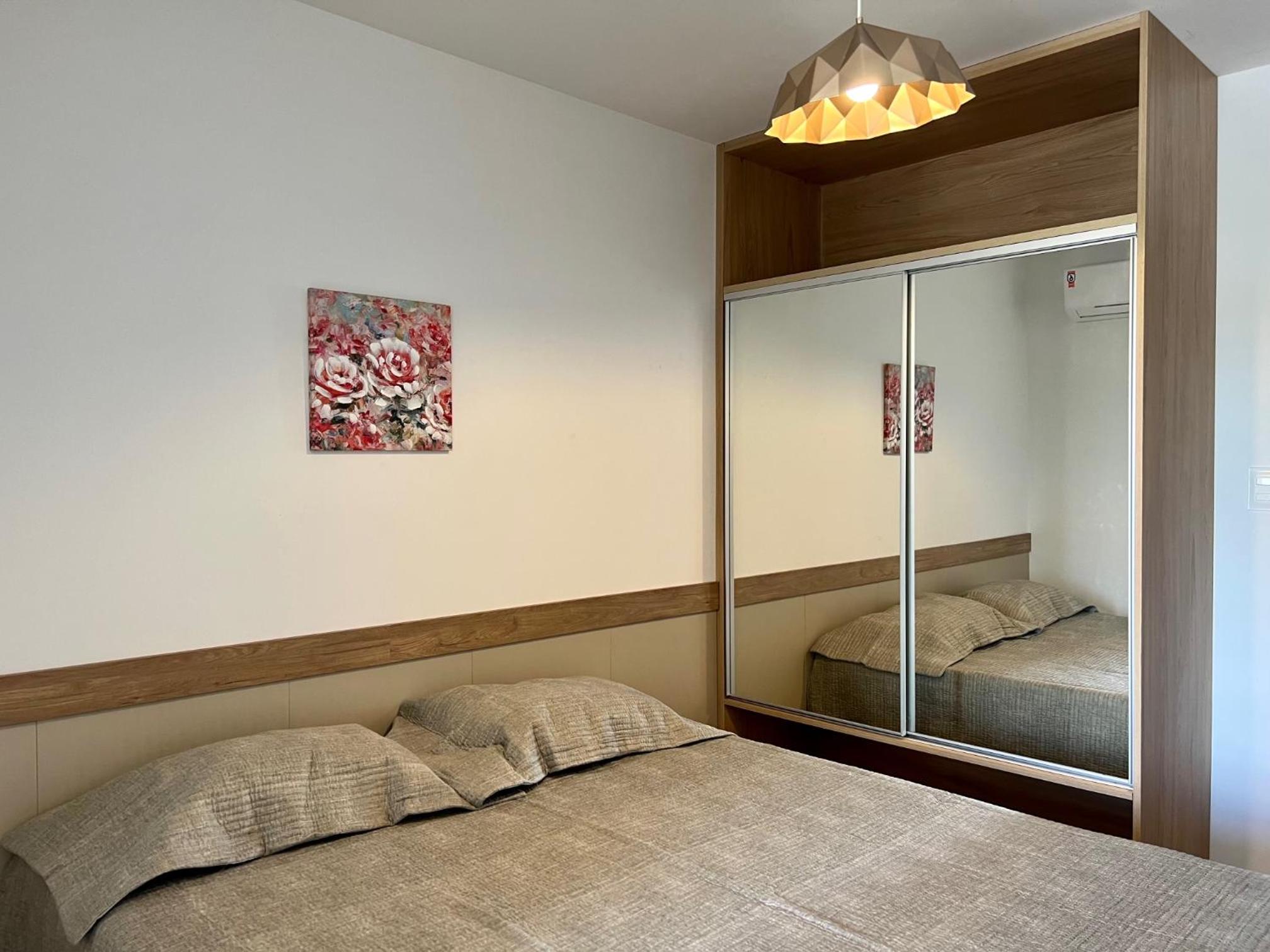Apto novo Imperia Lounge pé-na-areia Itacimirim