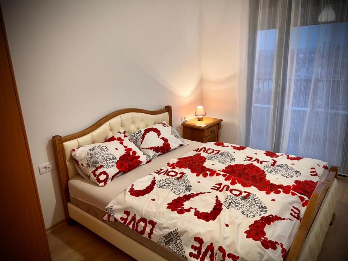 Flower and Love Flat Next to centar of podgorica view 2