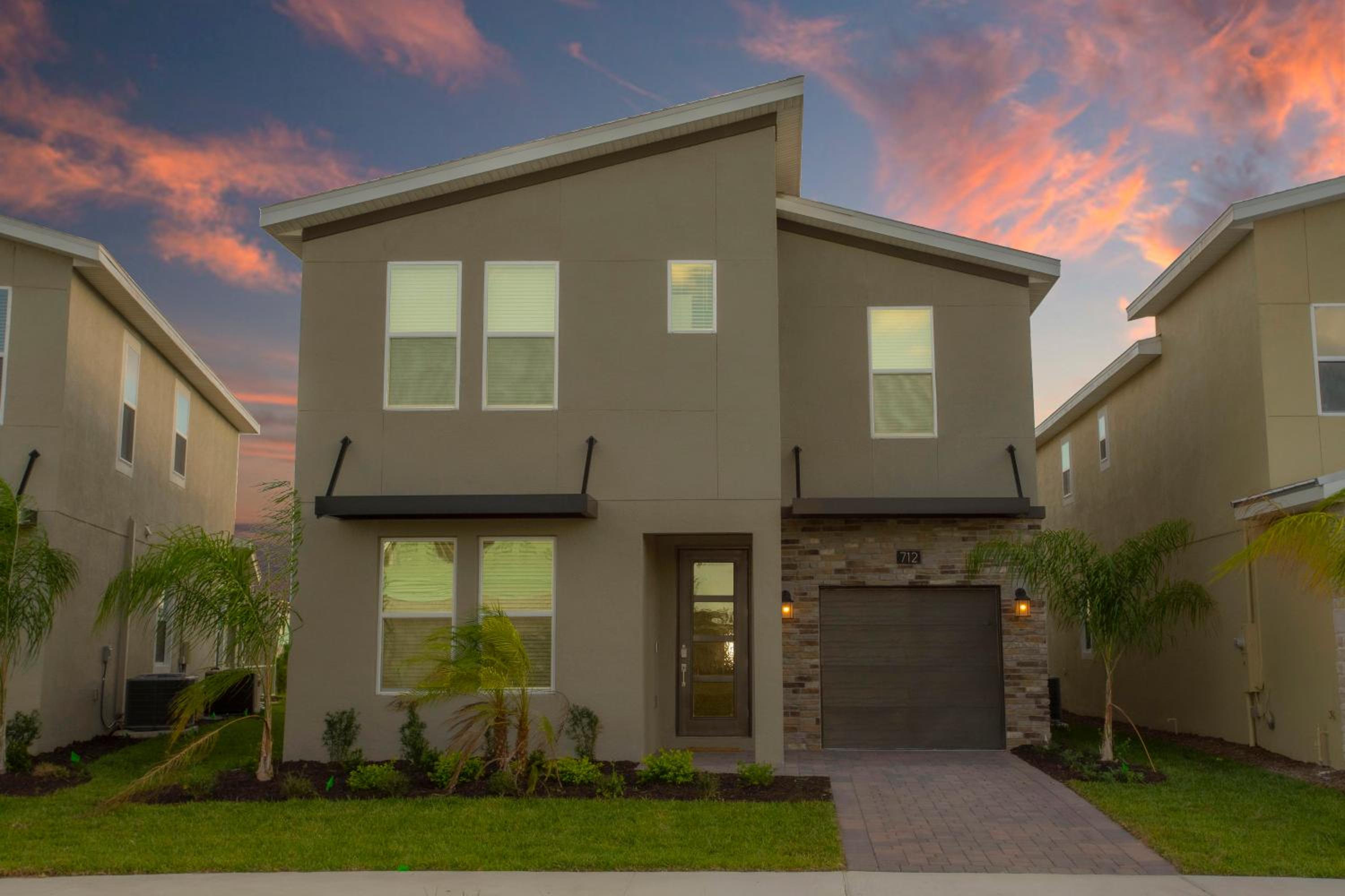 Gorgeous 6 Bd SF Close to Disney w/ Pool @ Champions Gate Resort 712