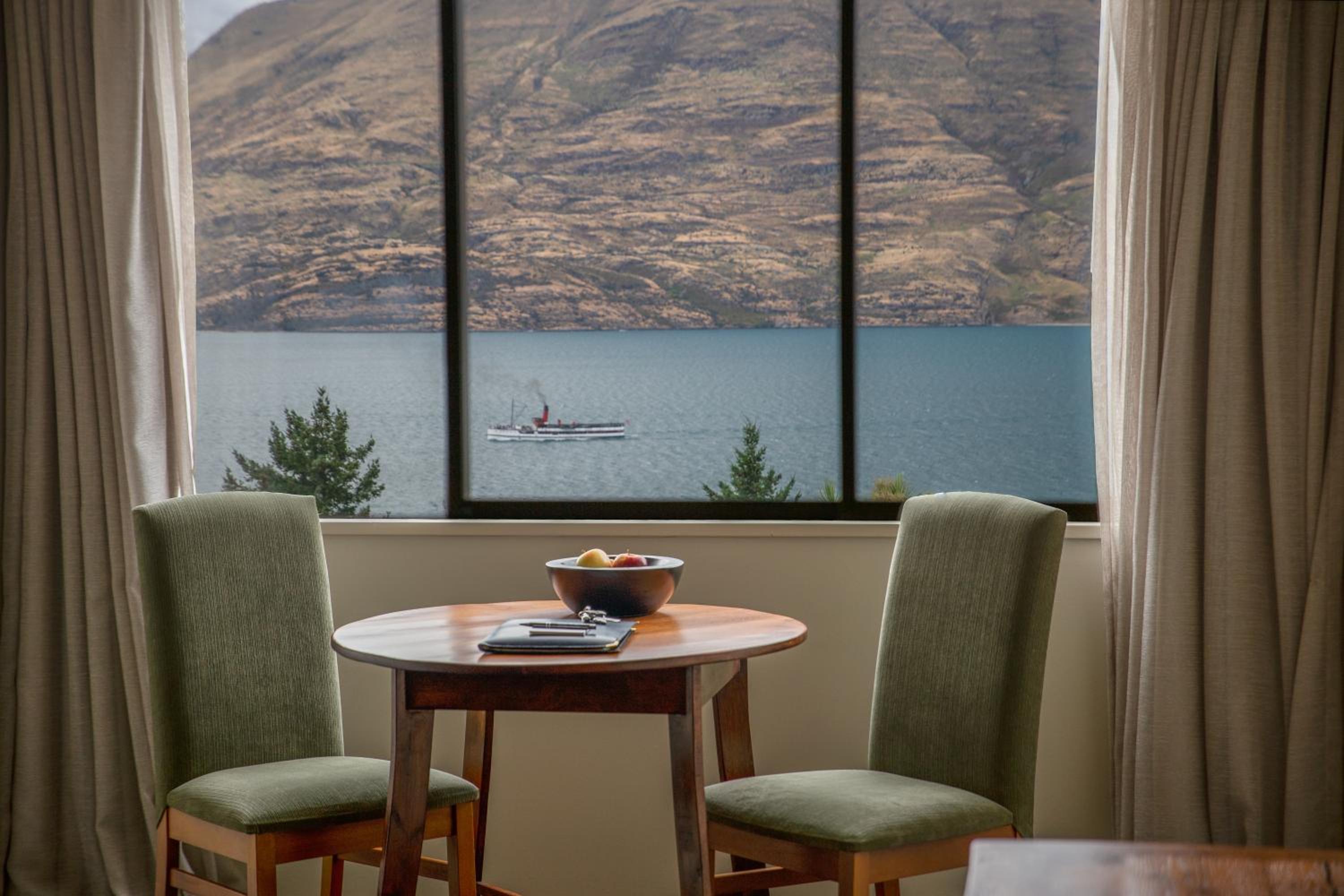 Hidden Lodge Queenstown view 4