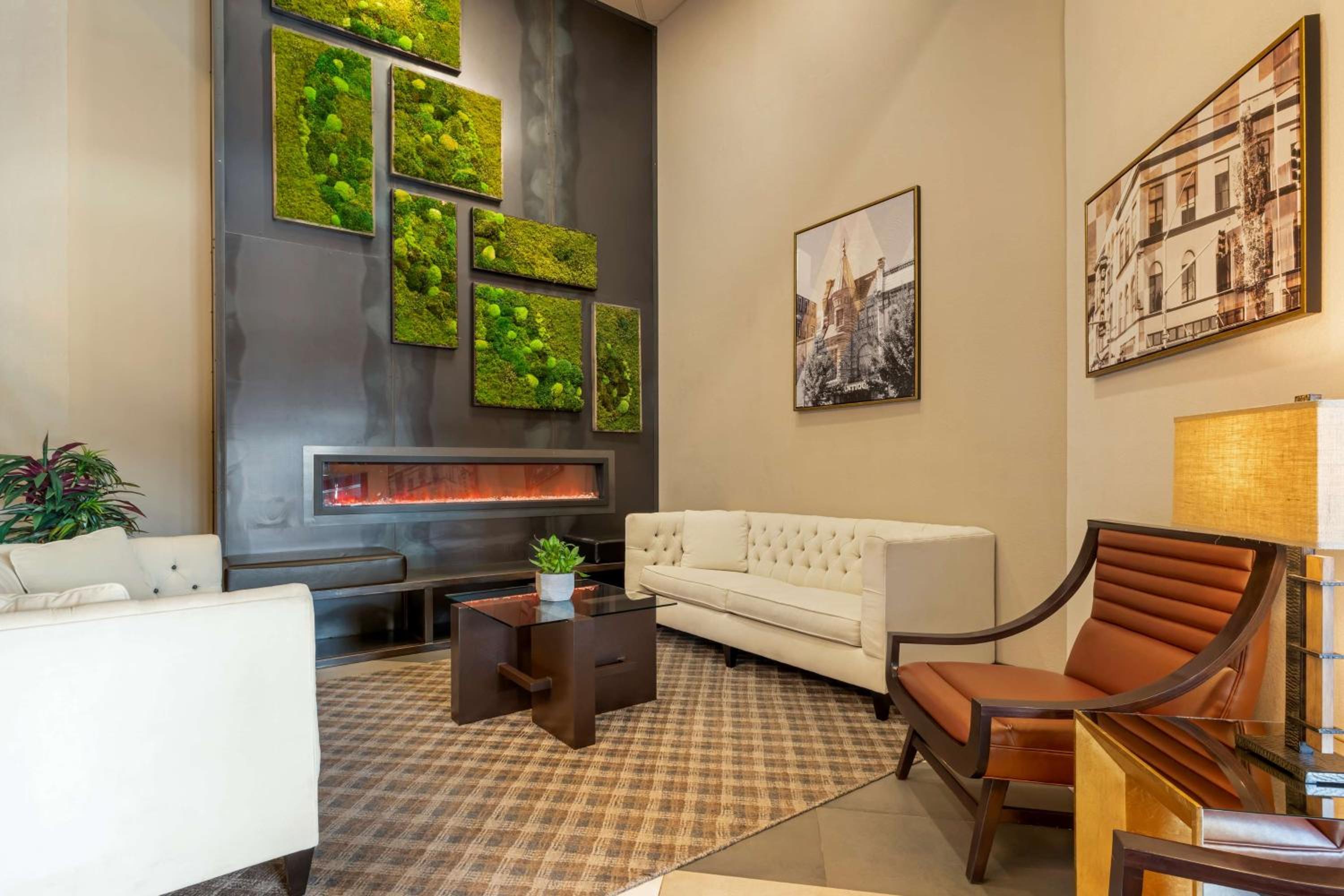 Albany Vacations - Best Western Plus Mill Creek Inn - Property Image 3