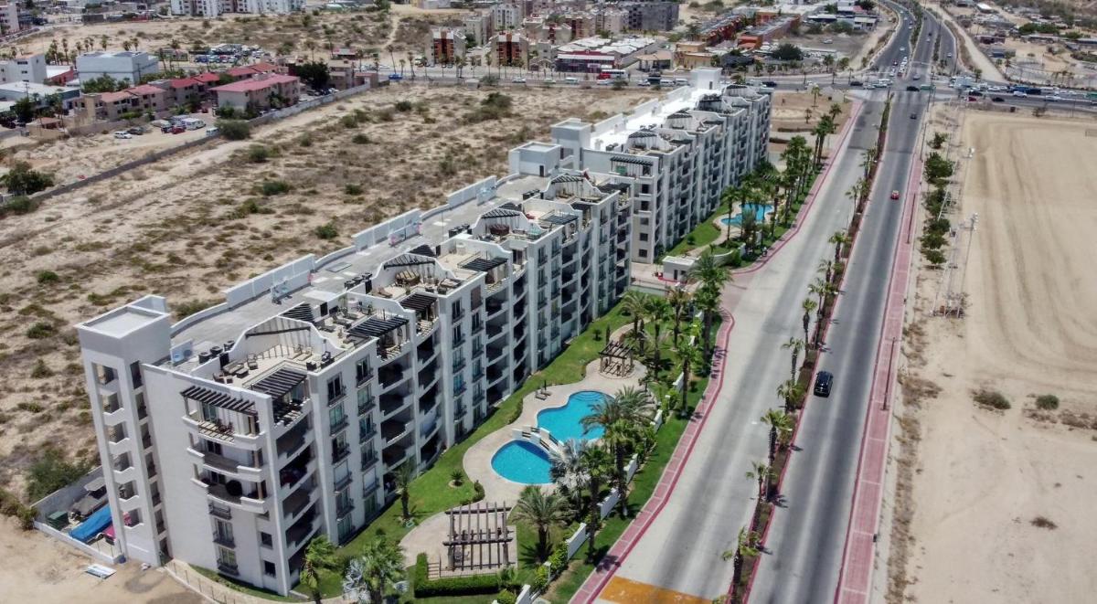 Perfect location - Puerta Cabo Village 500 steps to the beach & resorts view 2