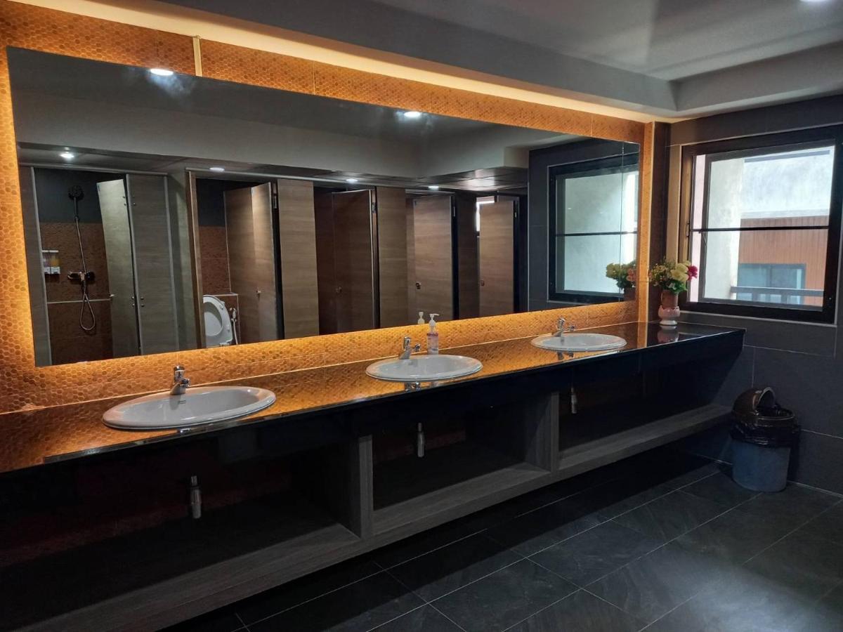 BURI Hotel And Hostel