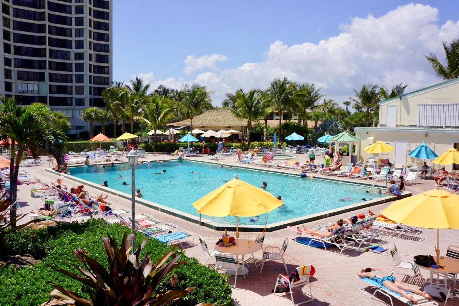 Excellent beach front community, golf course, tennis, sunny weather year round!