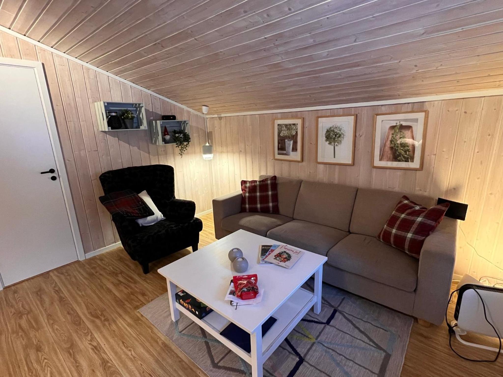 Vennebo - Koselig liten hytte med alle fasiliteter view 5
