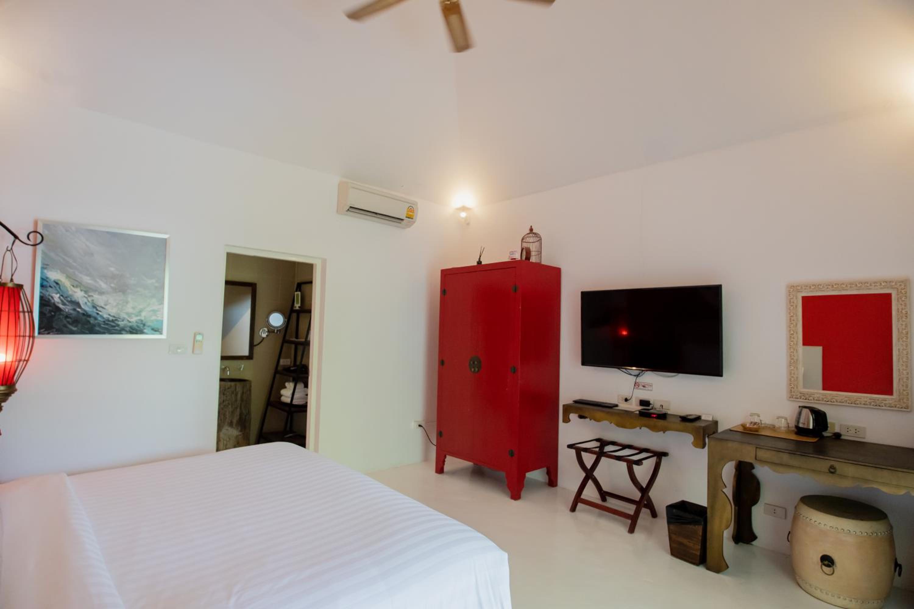 Sanae Beach Hua Hin