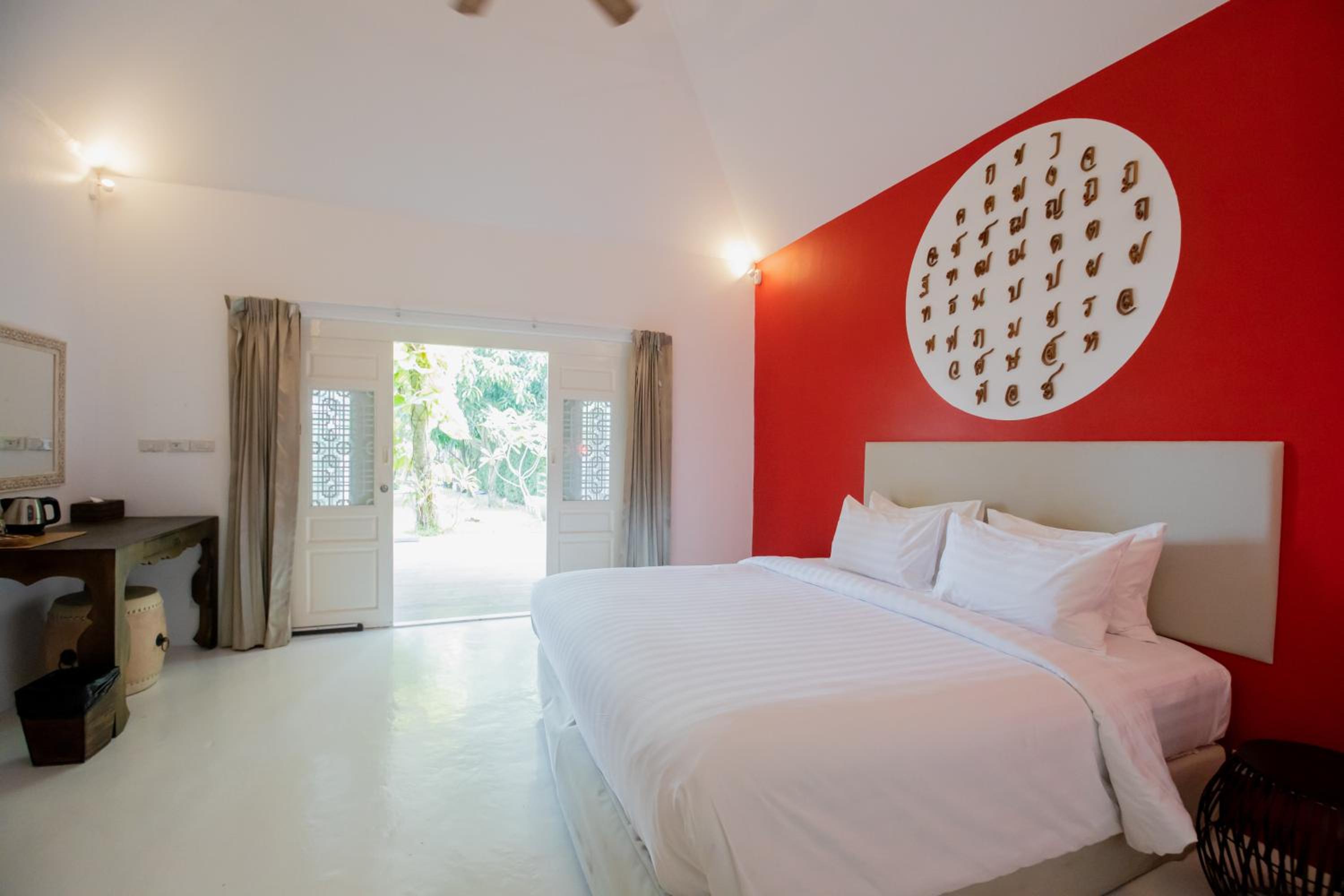 Sanae Beach Hua Hin