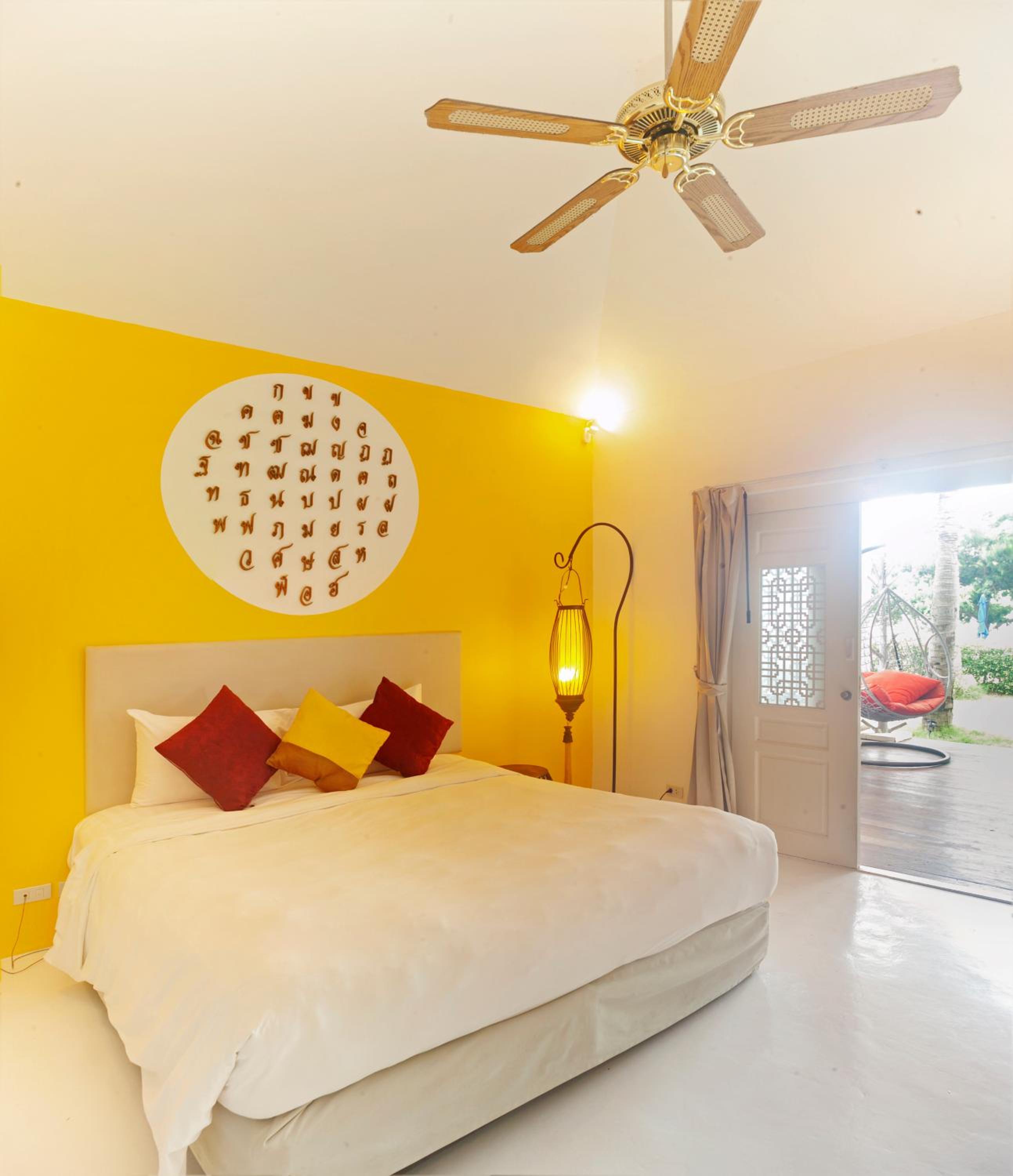 Sanae Beach Hua Hin