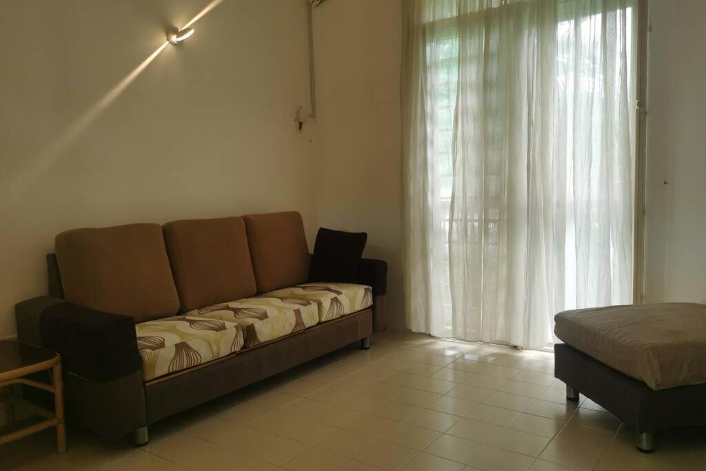 Cozy NEAR-BEACH Apartment - LazyCats' Den photo 1