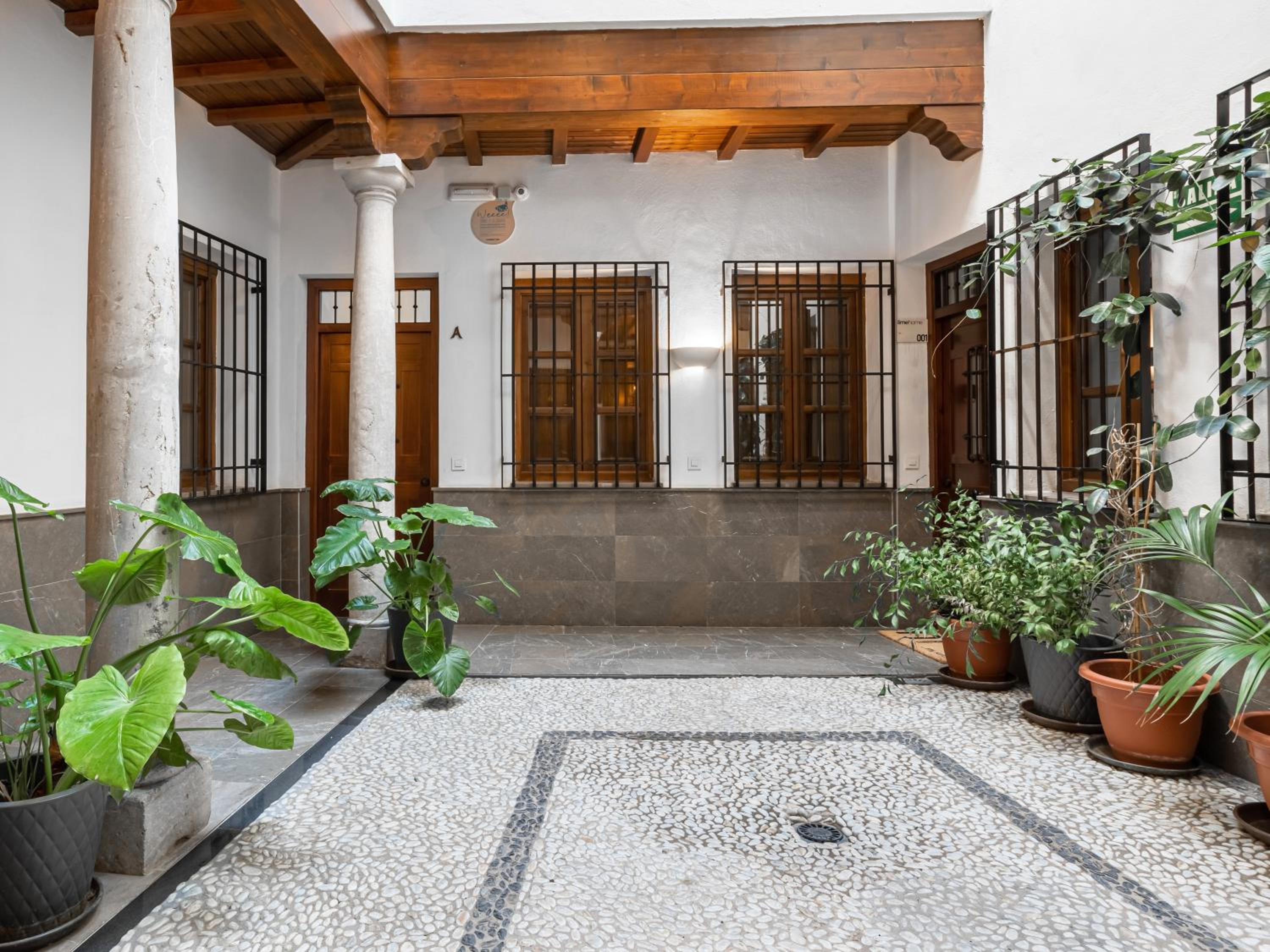 Limehome Granada Calle Santa Ana