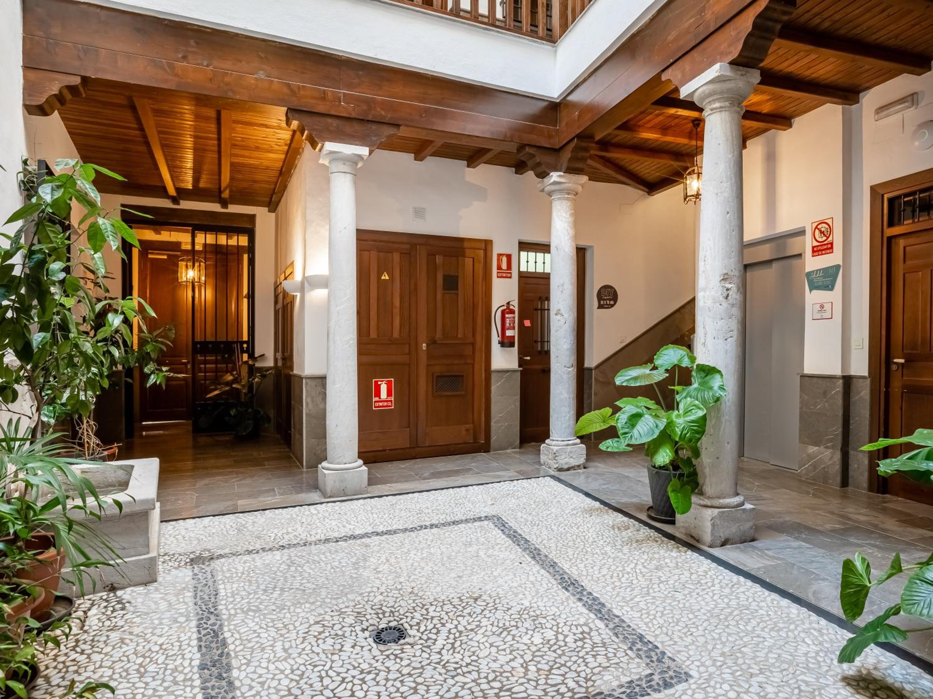 Limehome Granada Calle Santa Ana