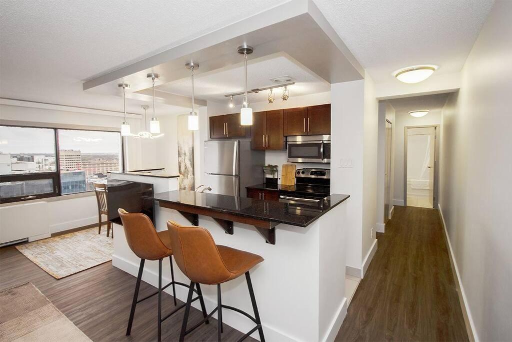 21st Floor Two bedroom downtown unit FREE parking view 2
