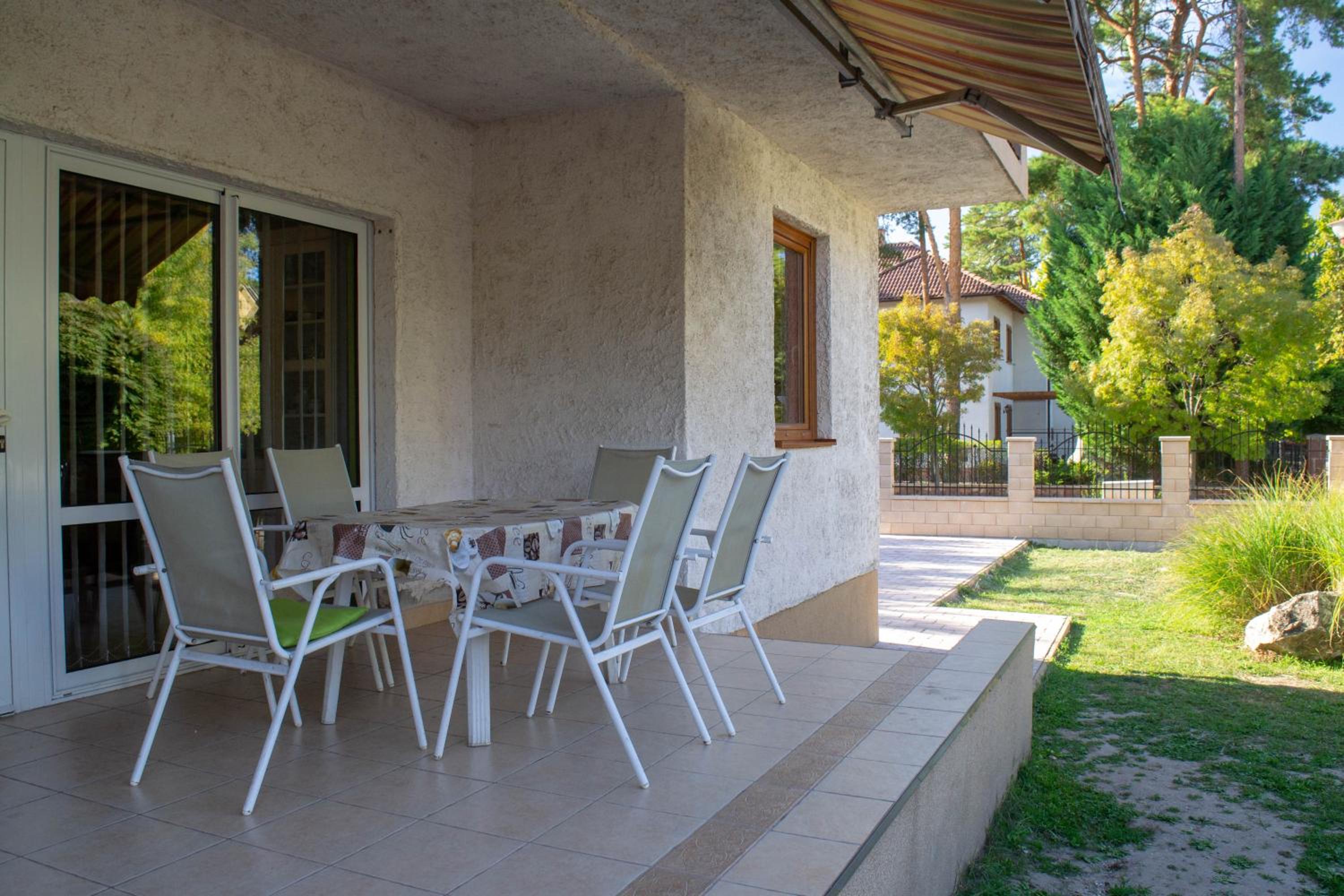 Zsolnay Apartman view 2