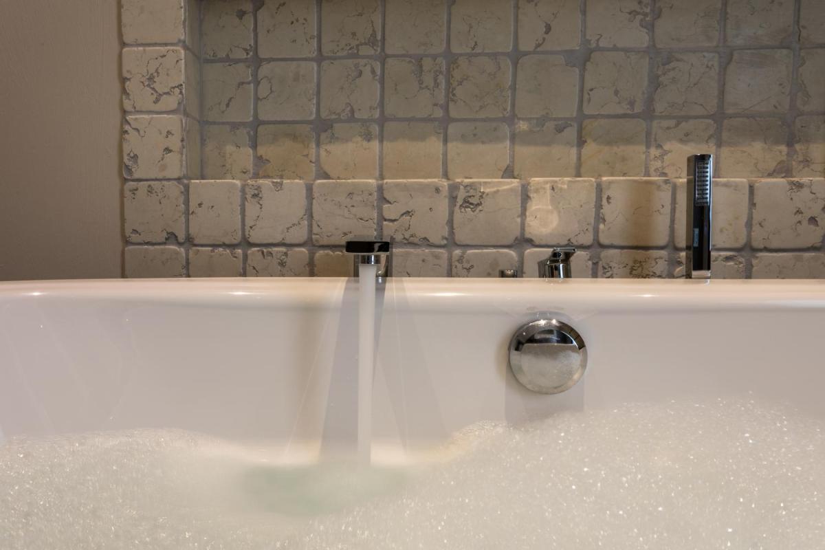 Jacuzzi