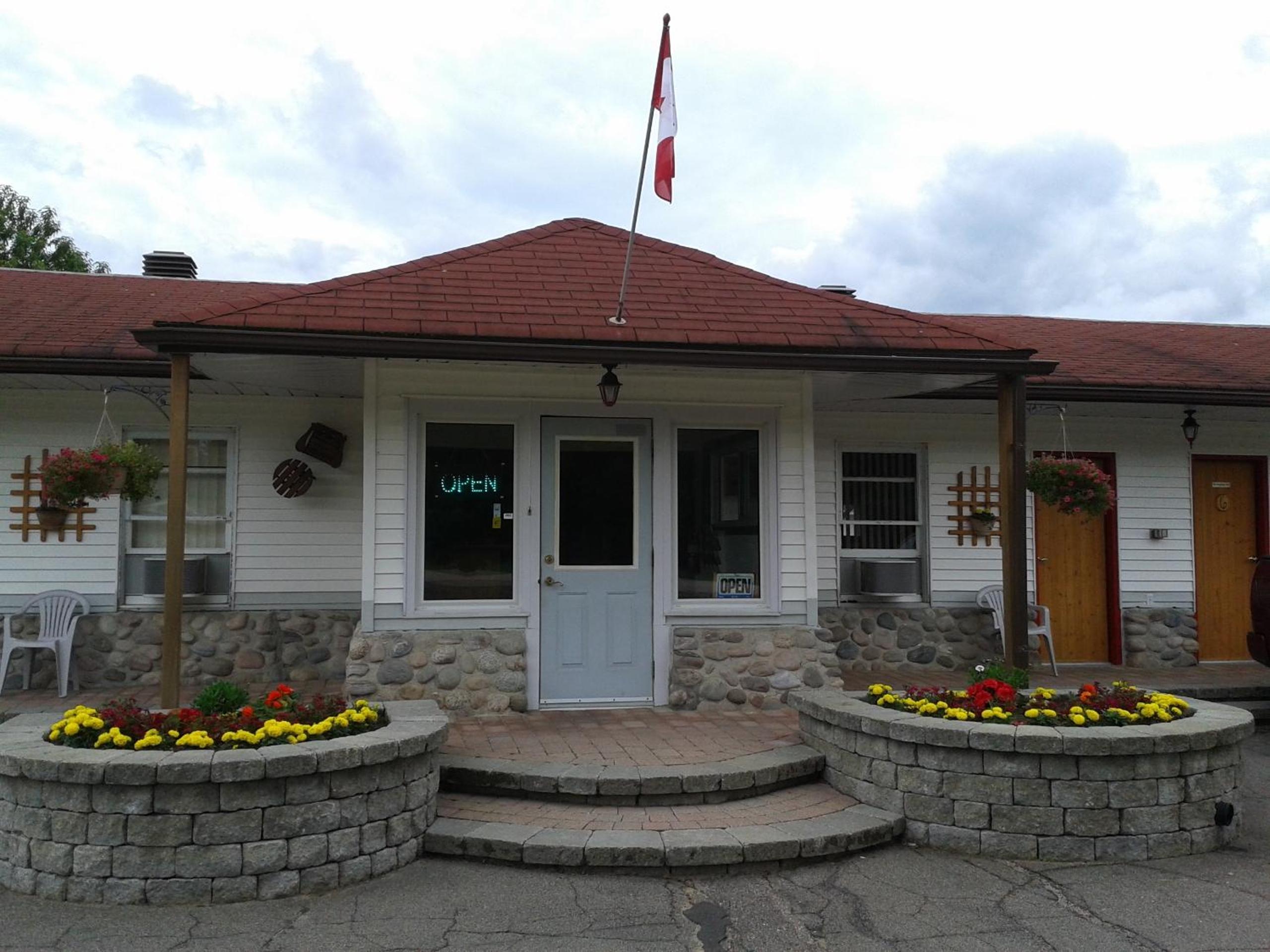 Deep River Motel