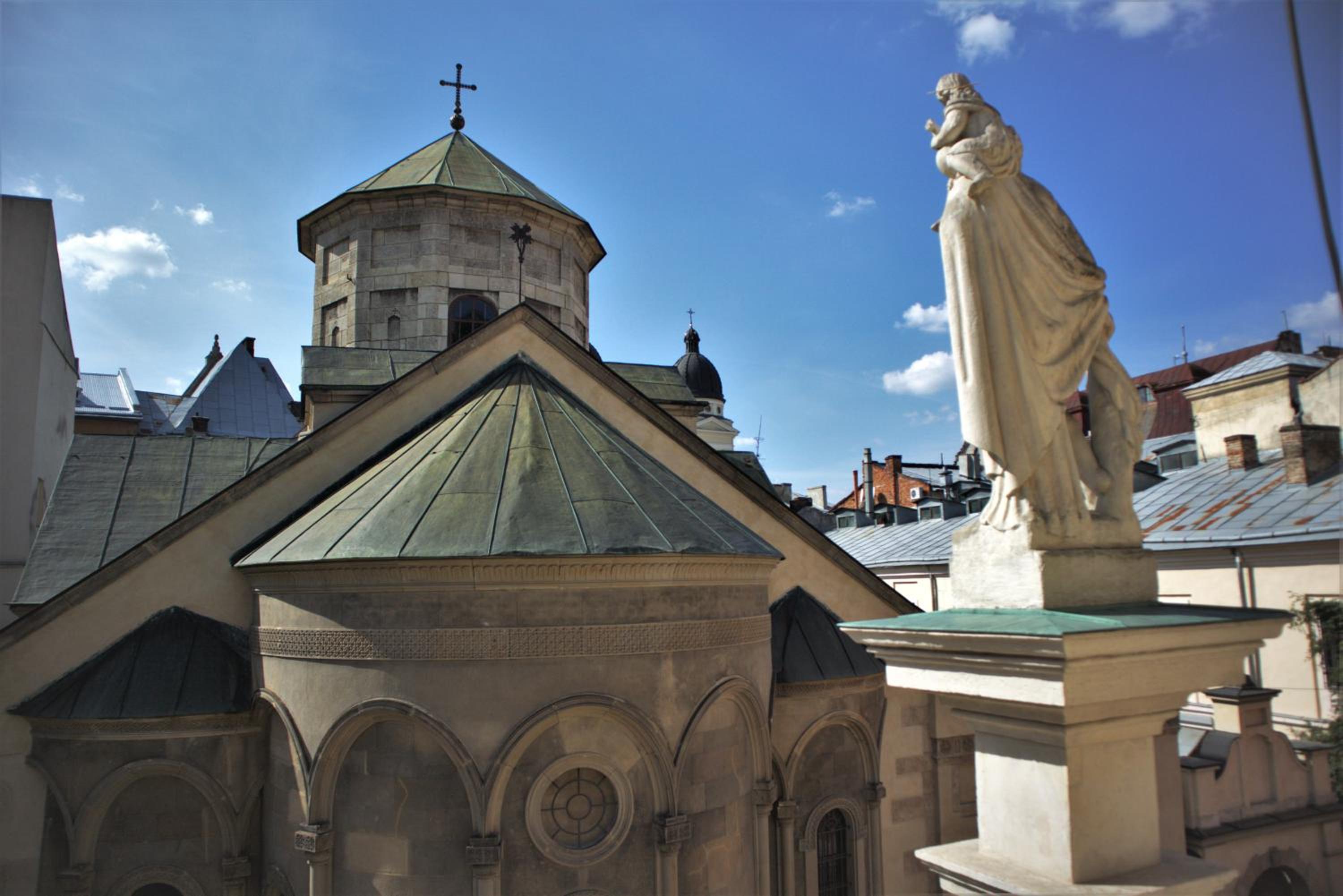 Вірменський дворик / Armenian courtyard view 5