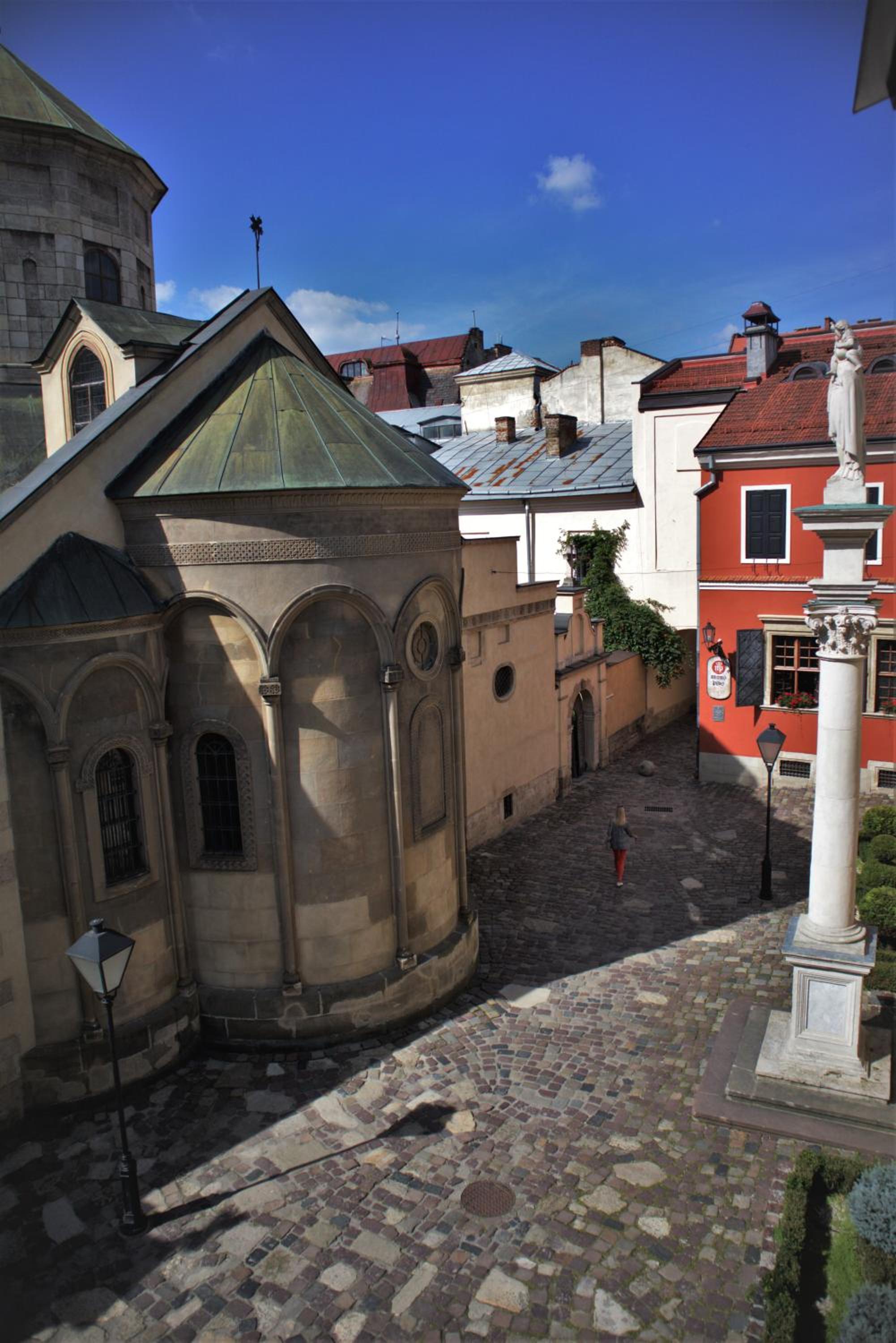 Вірменський дворик / Armenian courtyard view 2