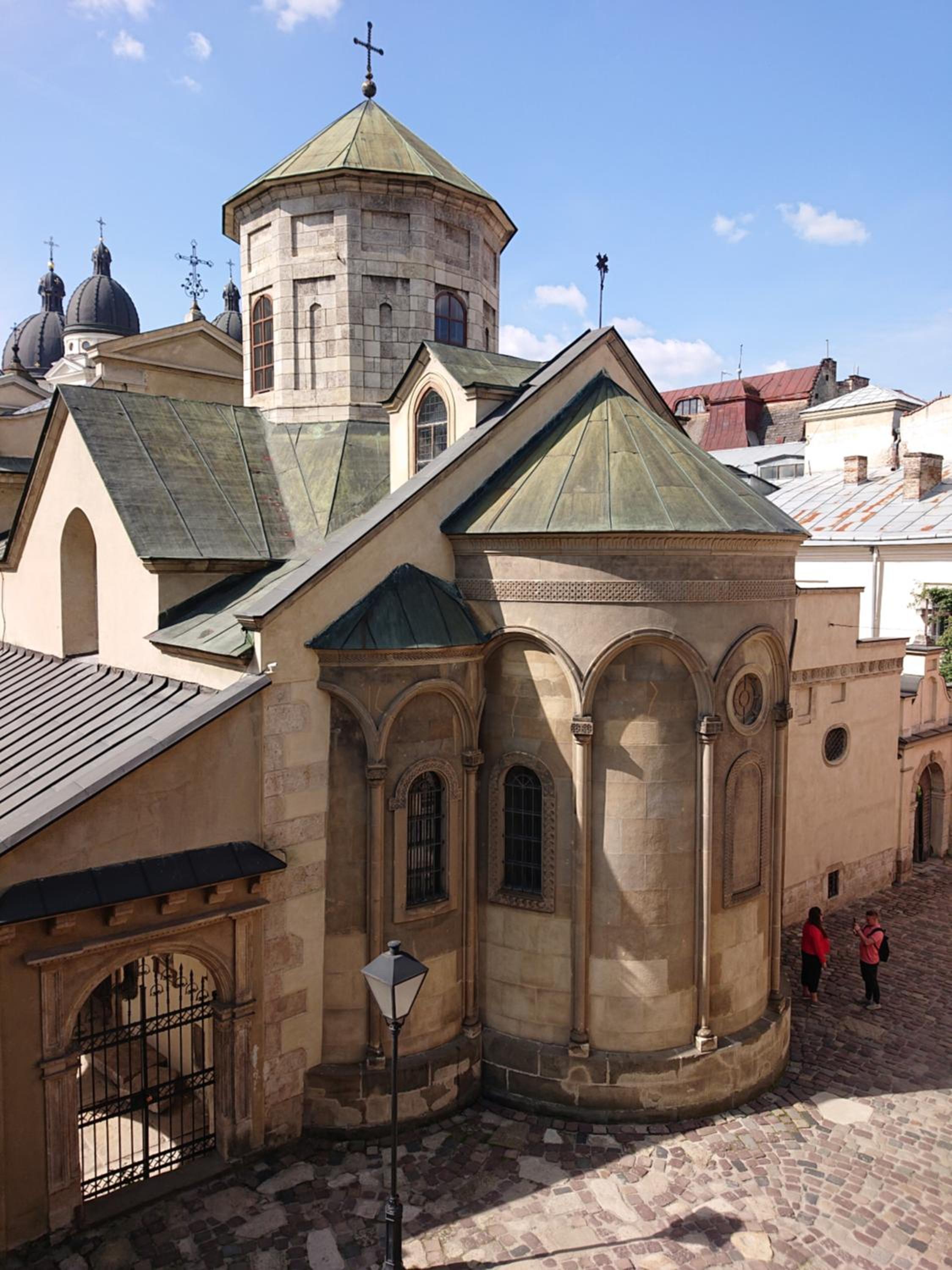 Вірменський дворик / Armenian courtyard view 4