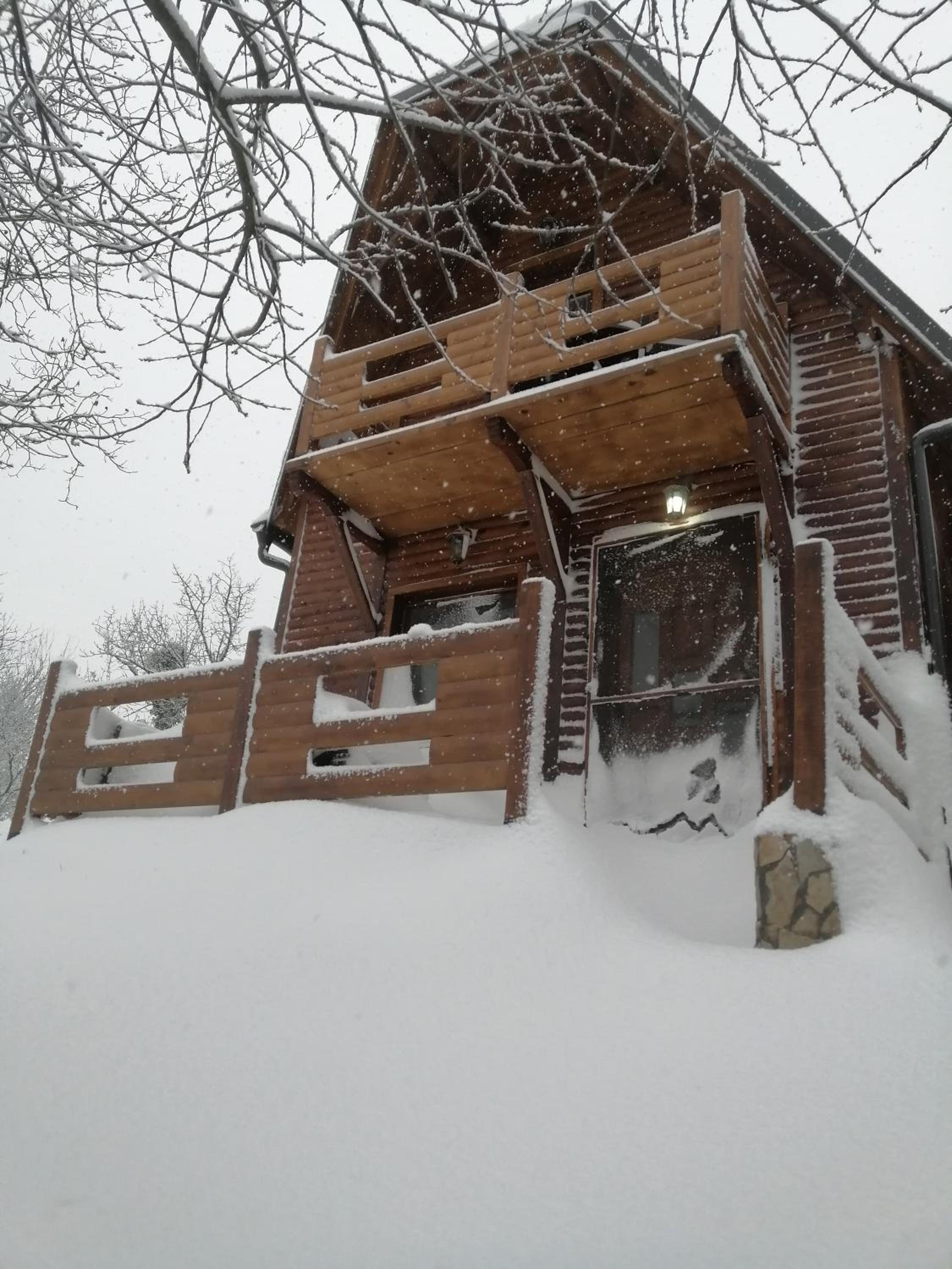 Brvnara Fruska Koliba