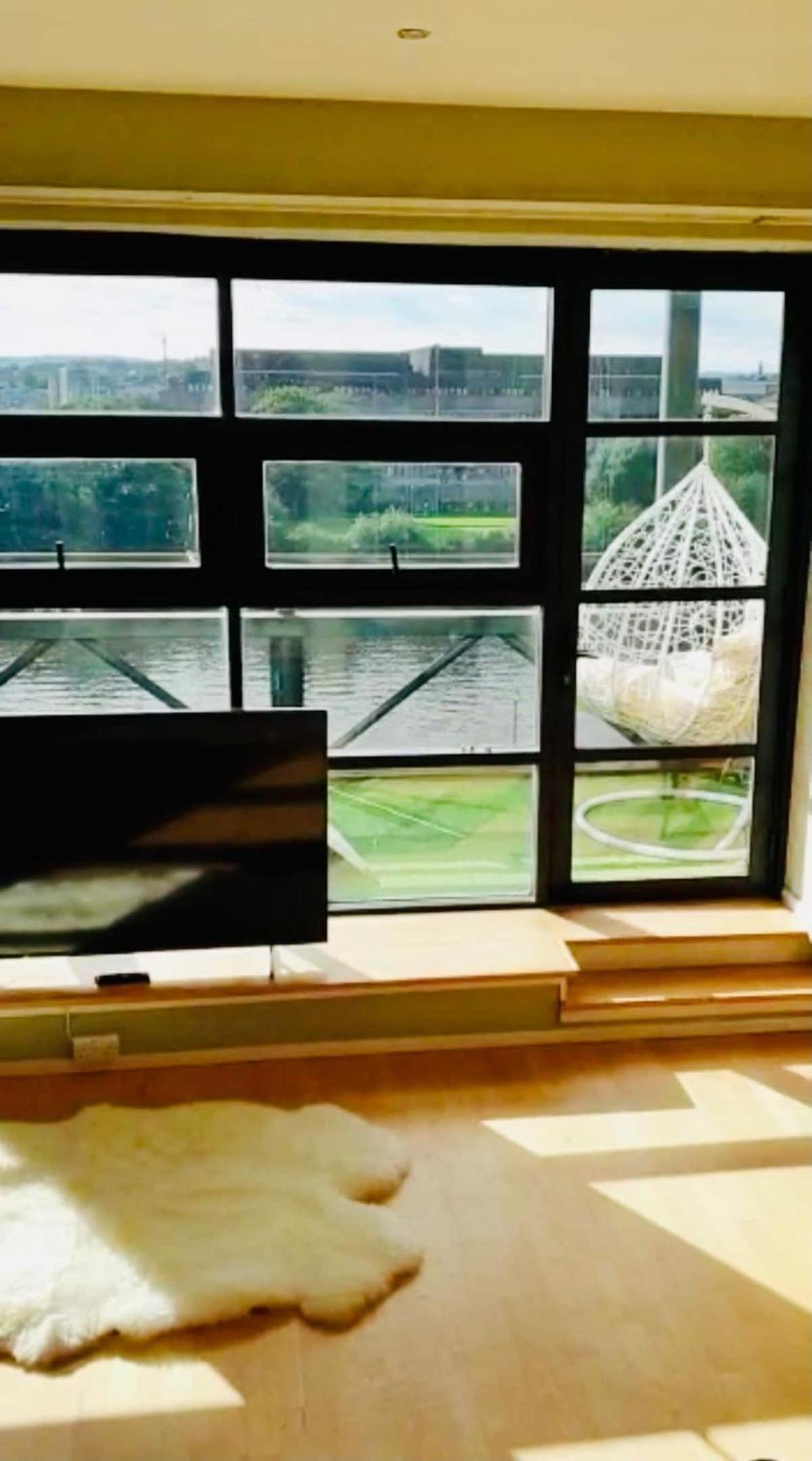 Glasgow City Centre G1 PENTHOUSE with RiverViews - Duplex - 4 Bedrooms, 3 Bathrooms, Kitchen, 1 Living room, 1 Dining room, 2 Terraces, Parking, Top Floor, view 3