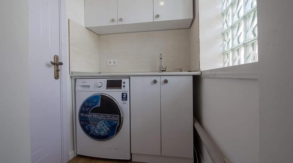 Hotel type room with mini kitchen and balcony on Melikishvili, city center view 4