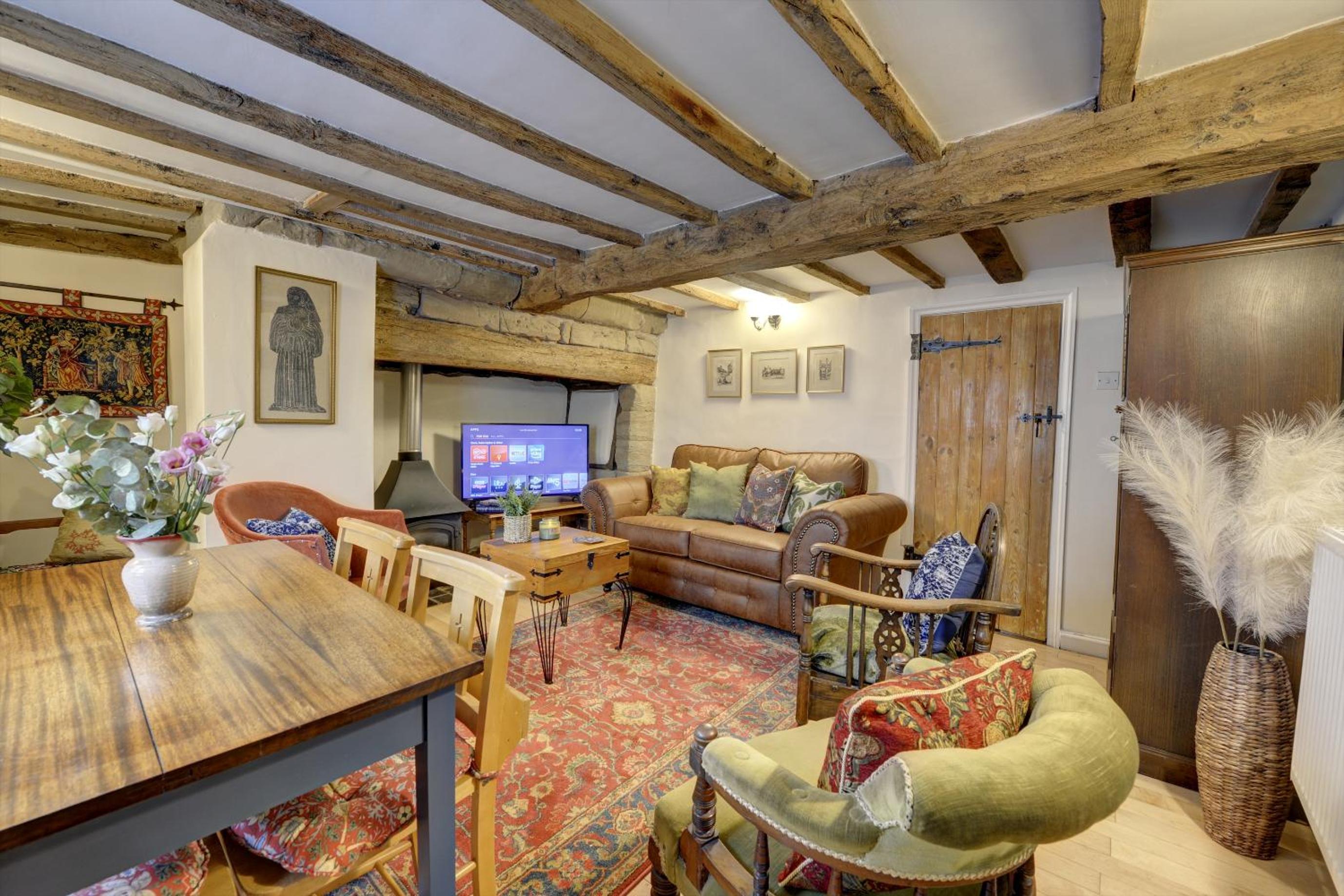 Tudor Cottage by Spa Town Property - Historic Charm in Warwick Town Centre view 2