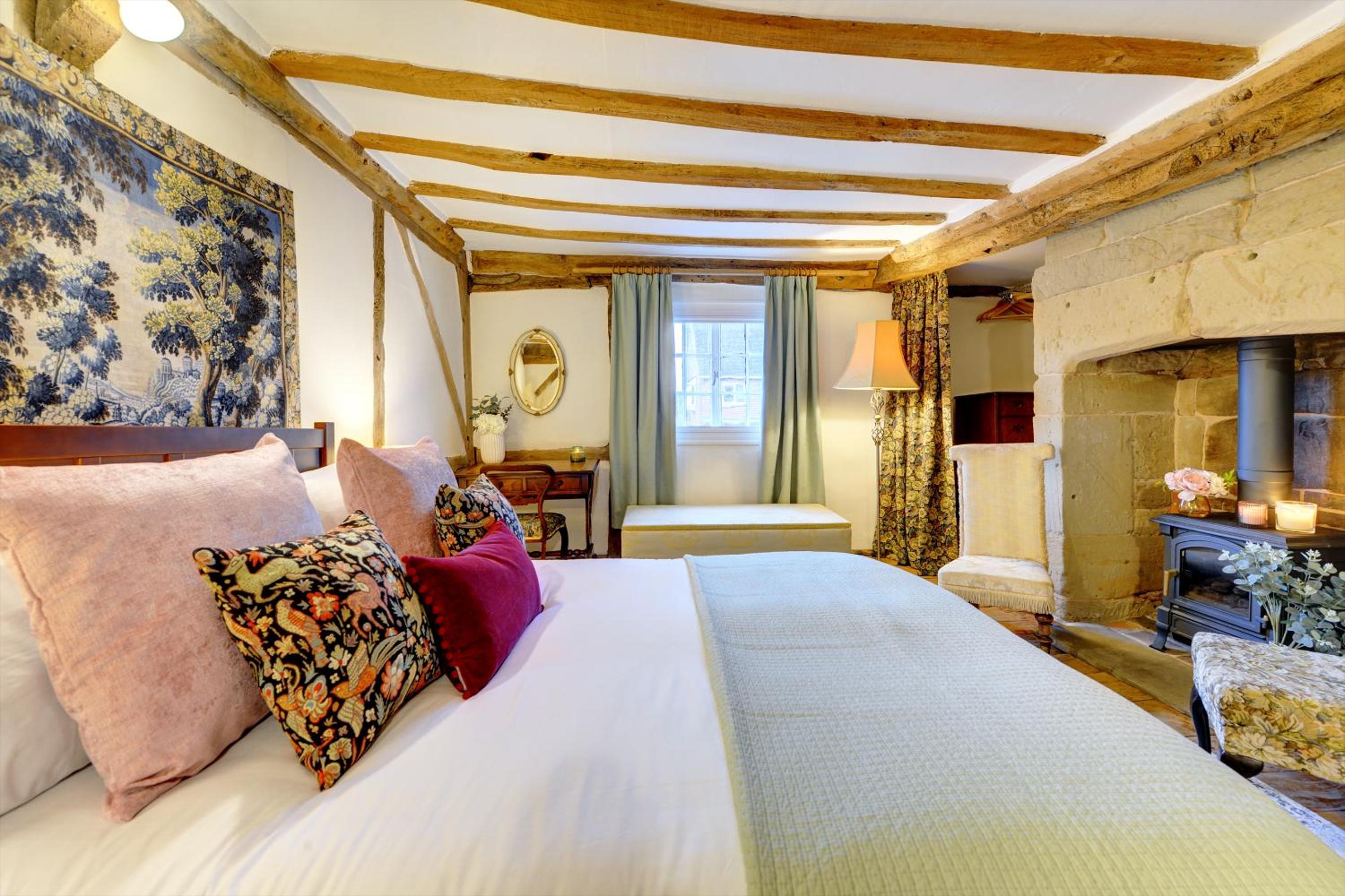 Tudor Cottage by Spa Town Property - Historic Charm in Warwick Town Centre view 3