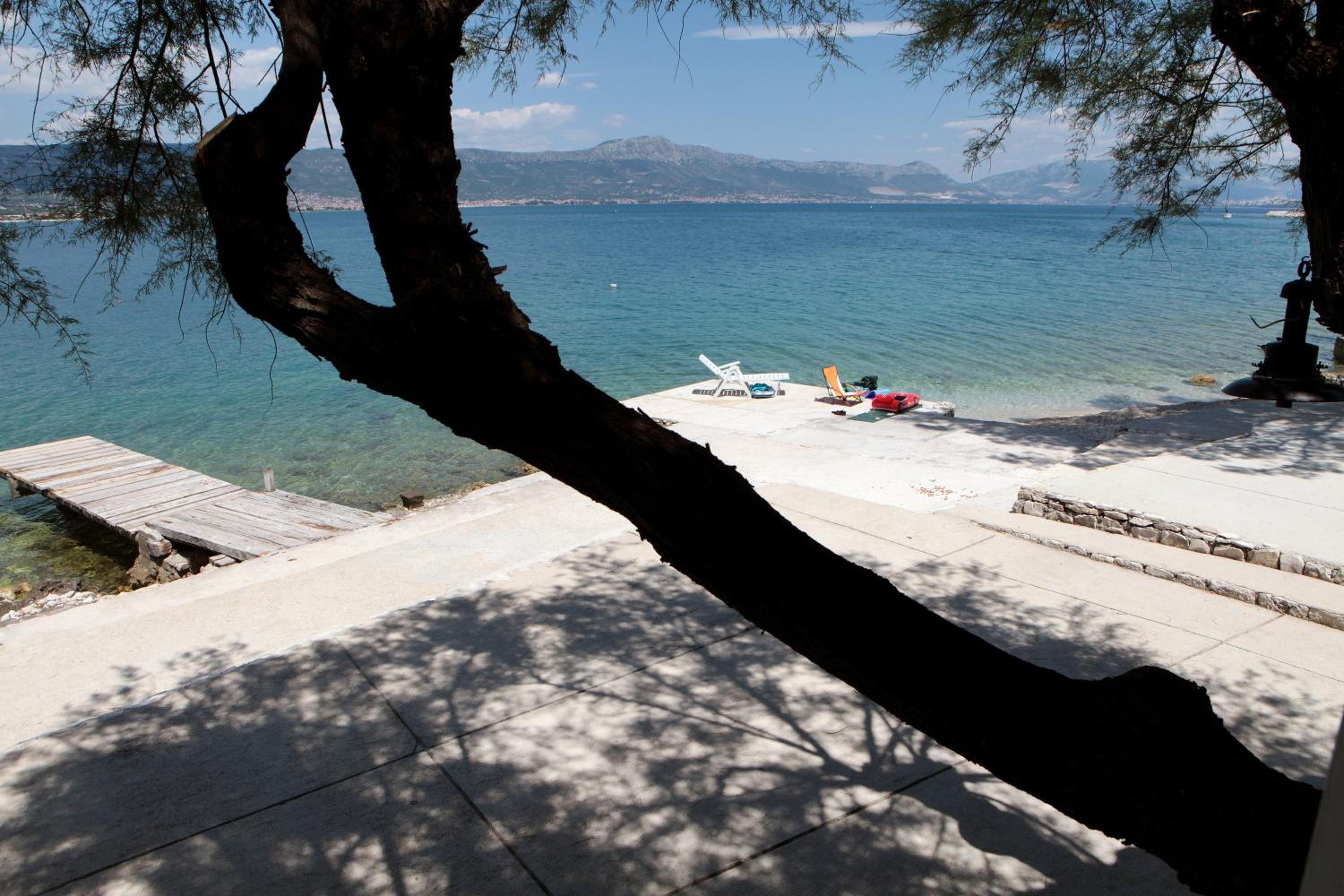 Apartments Lucija 2 min walk to the beach view 4