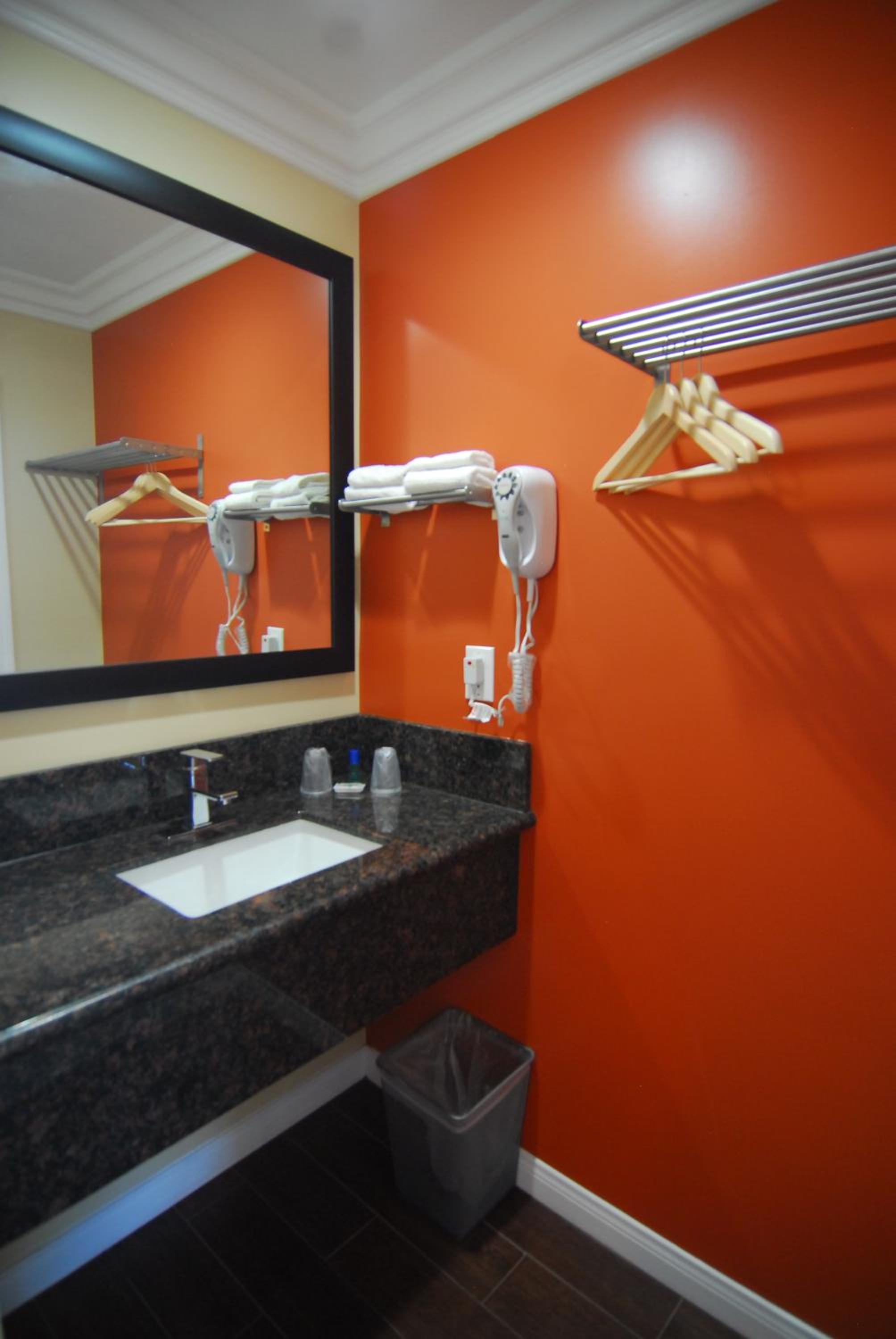 Los Angeles Vacations - Studio City Inn - Near Universal Studios Hollywood - Property Image 24