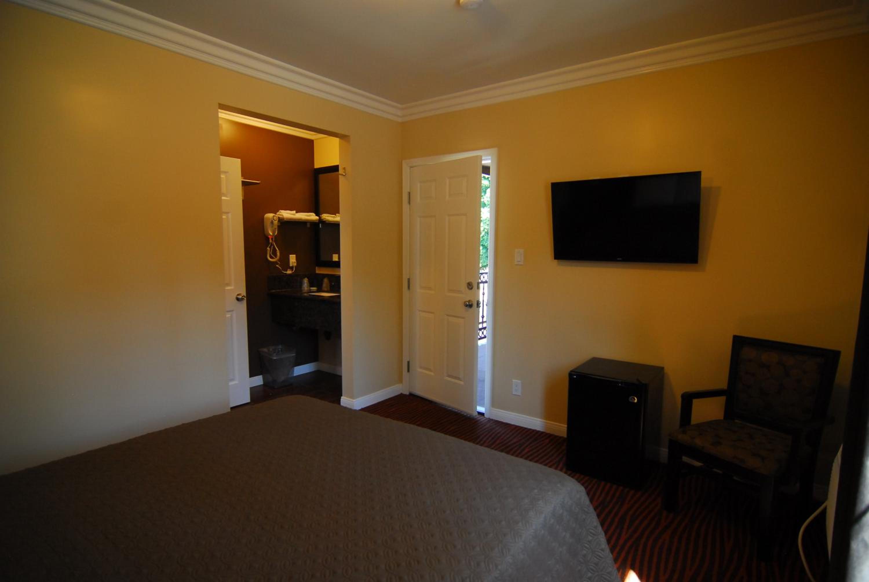 Los Angeles Vacations - Studio City Inn - Near Universal Studios Hollywood - Property Image 21