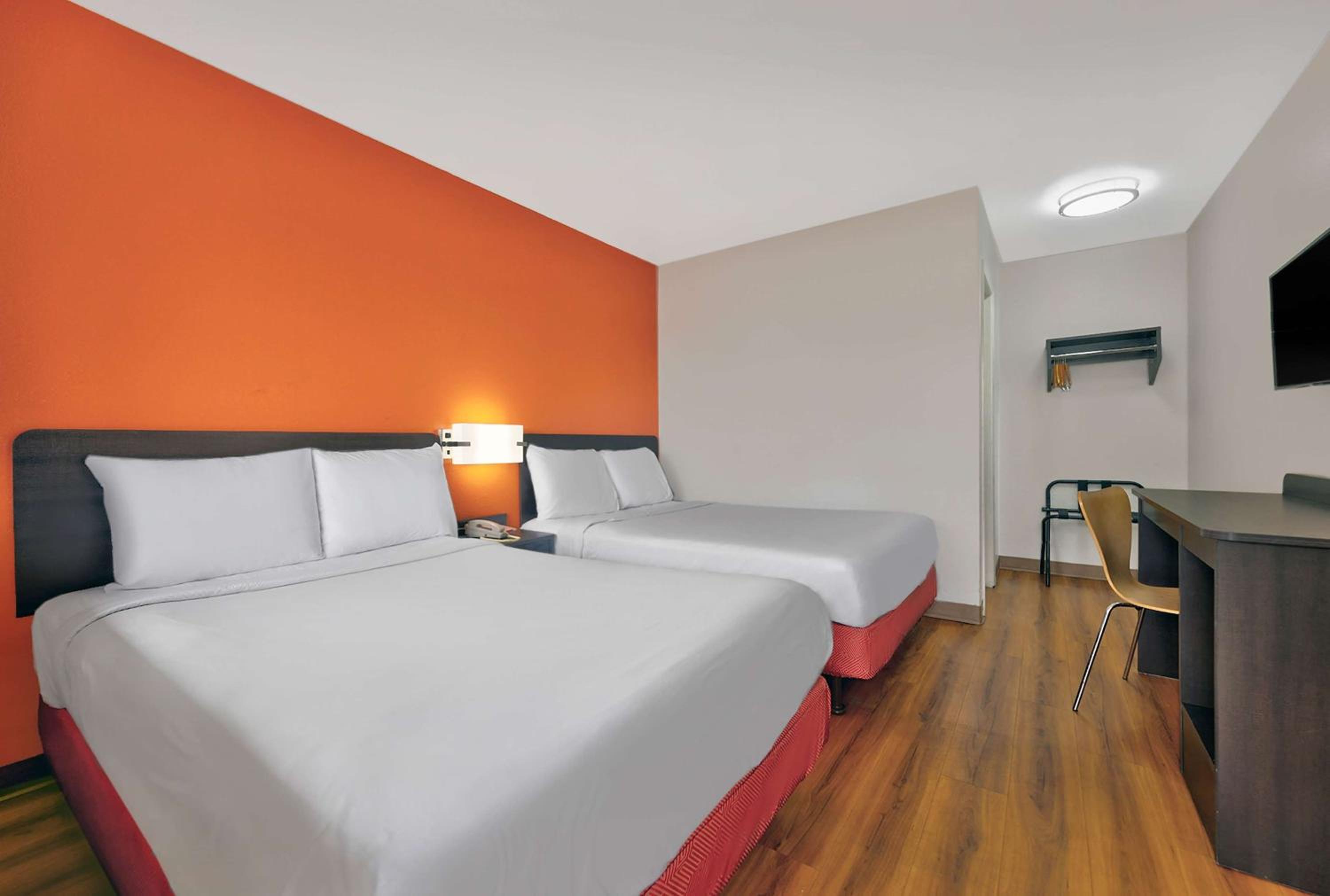 Motel 6-Columbus, GA