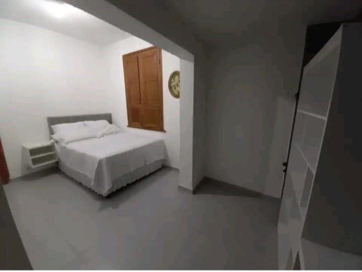 Casa grande aconchegante e completa com quatro quartos