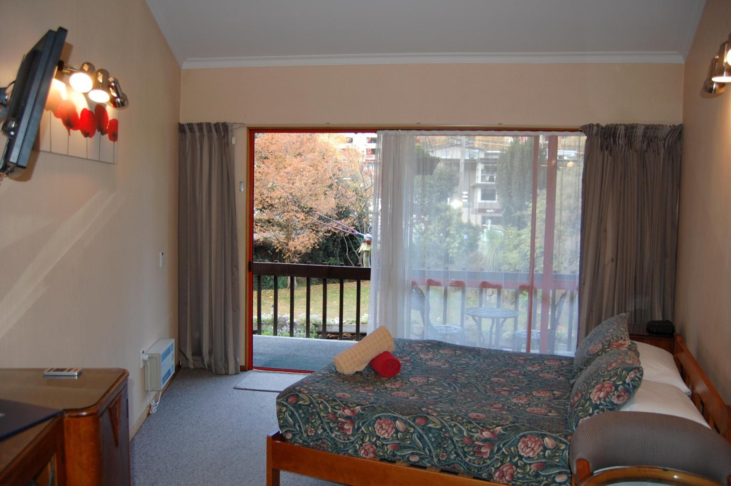 Queenstown Holiday Park Creeksyde