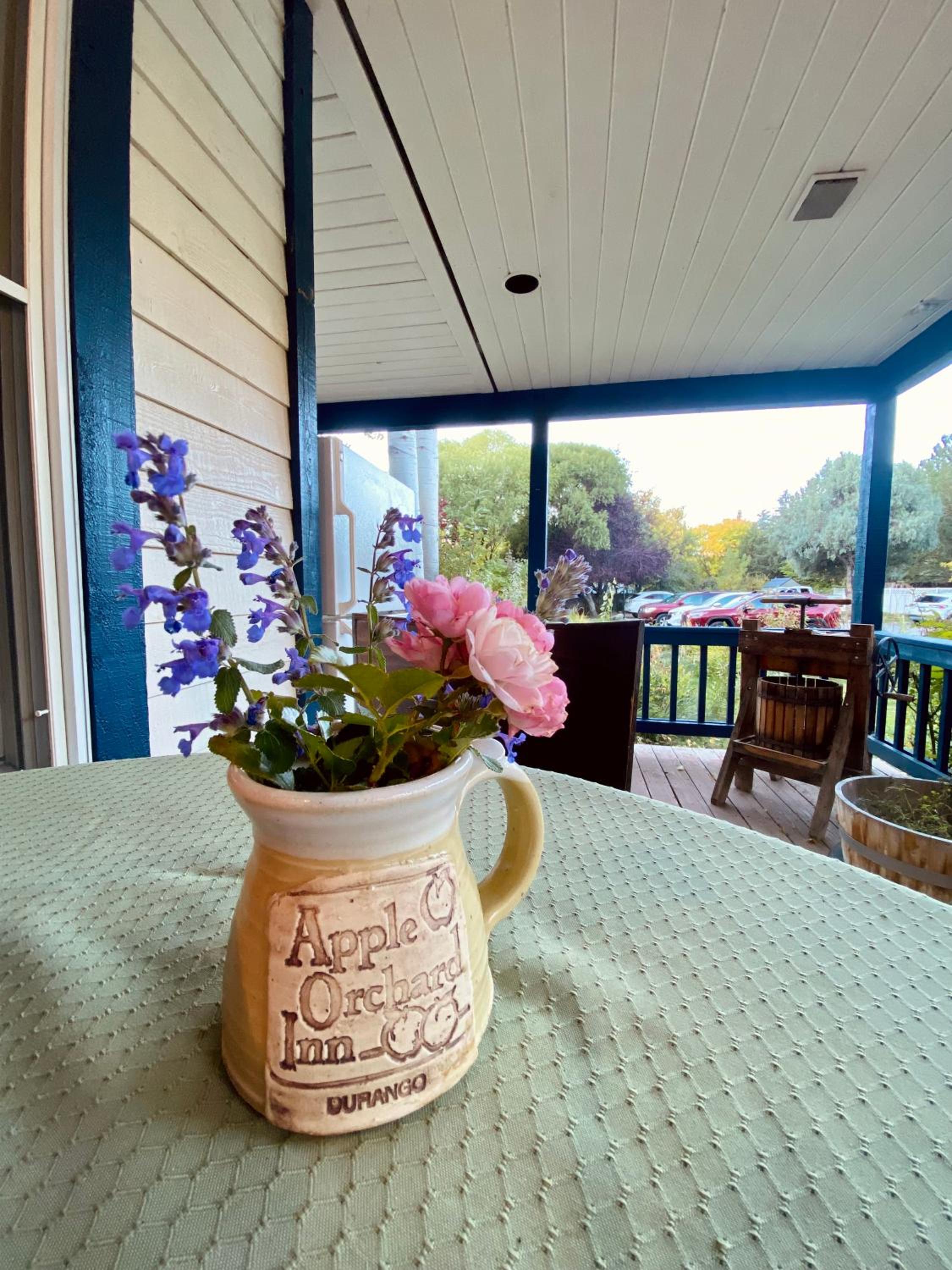 Apple Orchard Inn