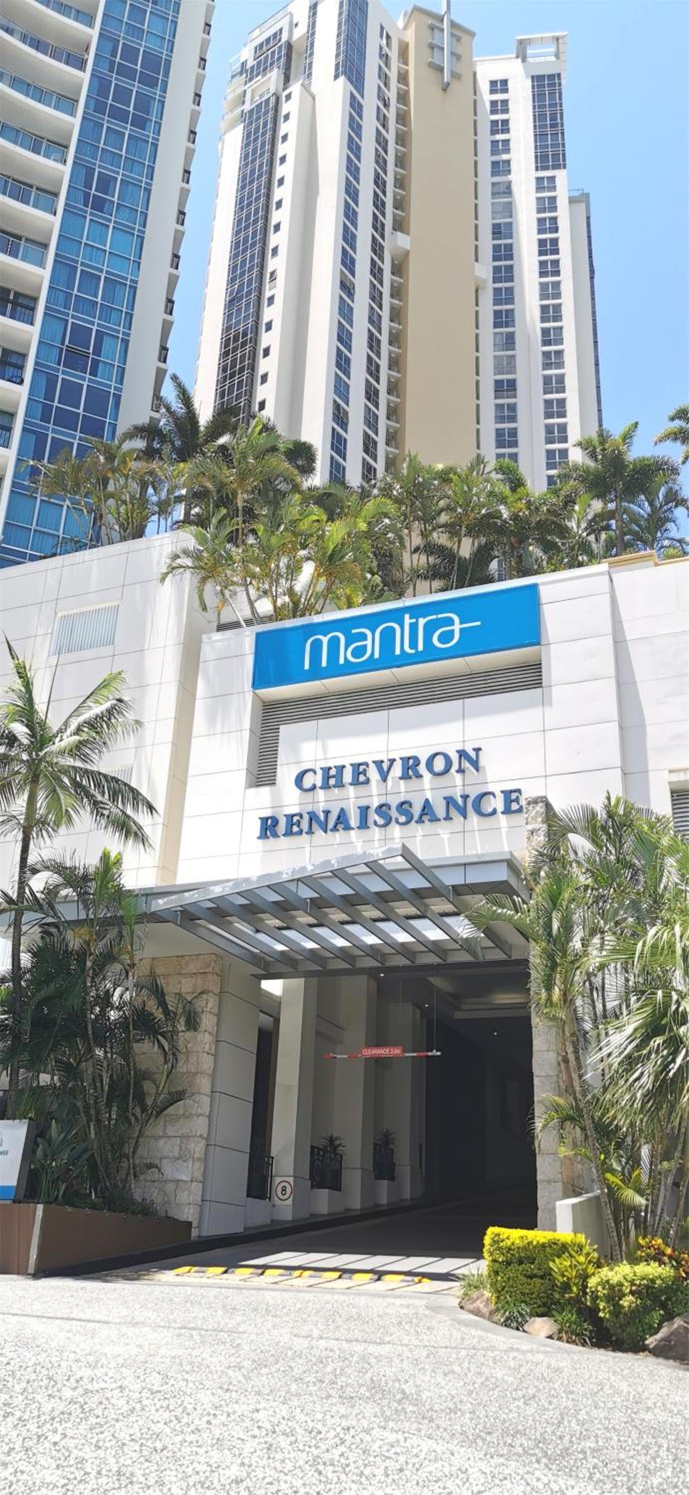 Beachside 2 BR Apt in the Heart of Surfers Paradise - Chevron Renaissance - free parking