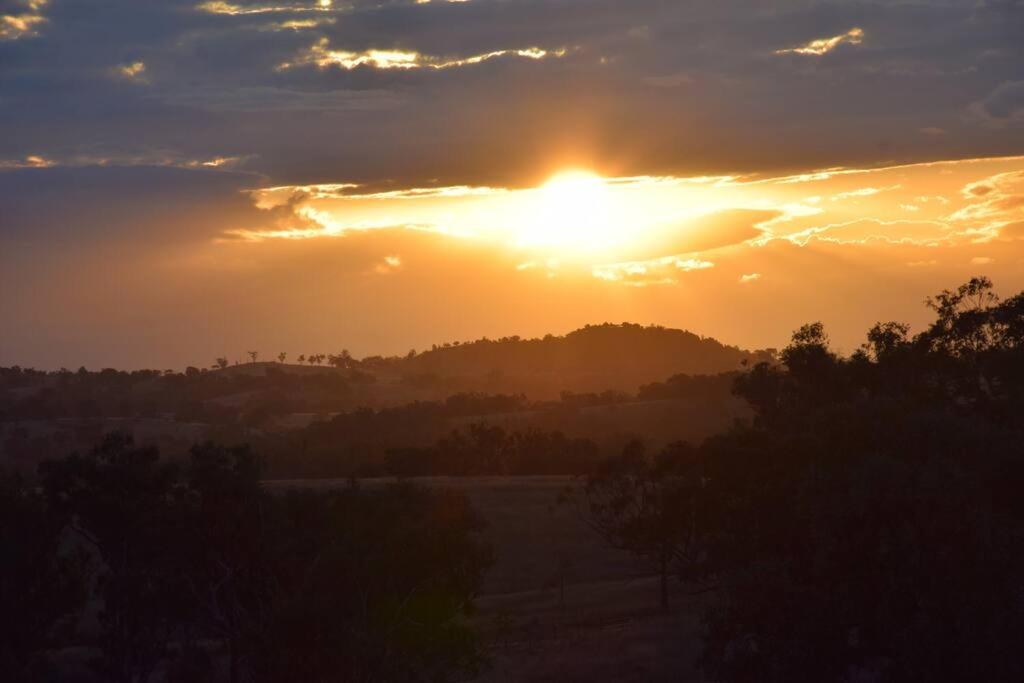 Glenlyon Dam Holiday Cottage & Farmstay