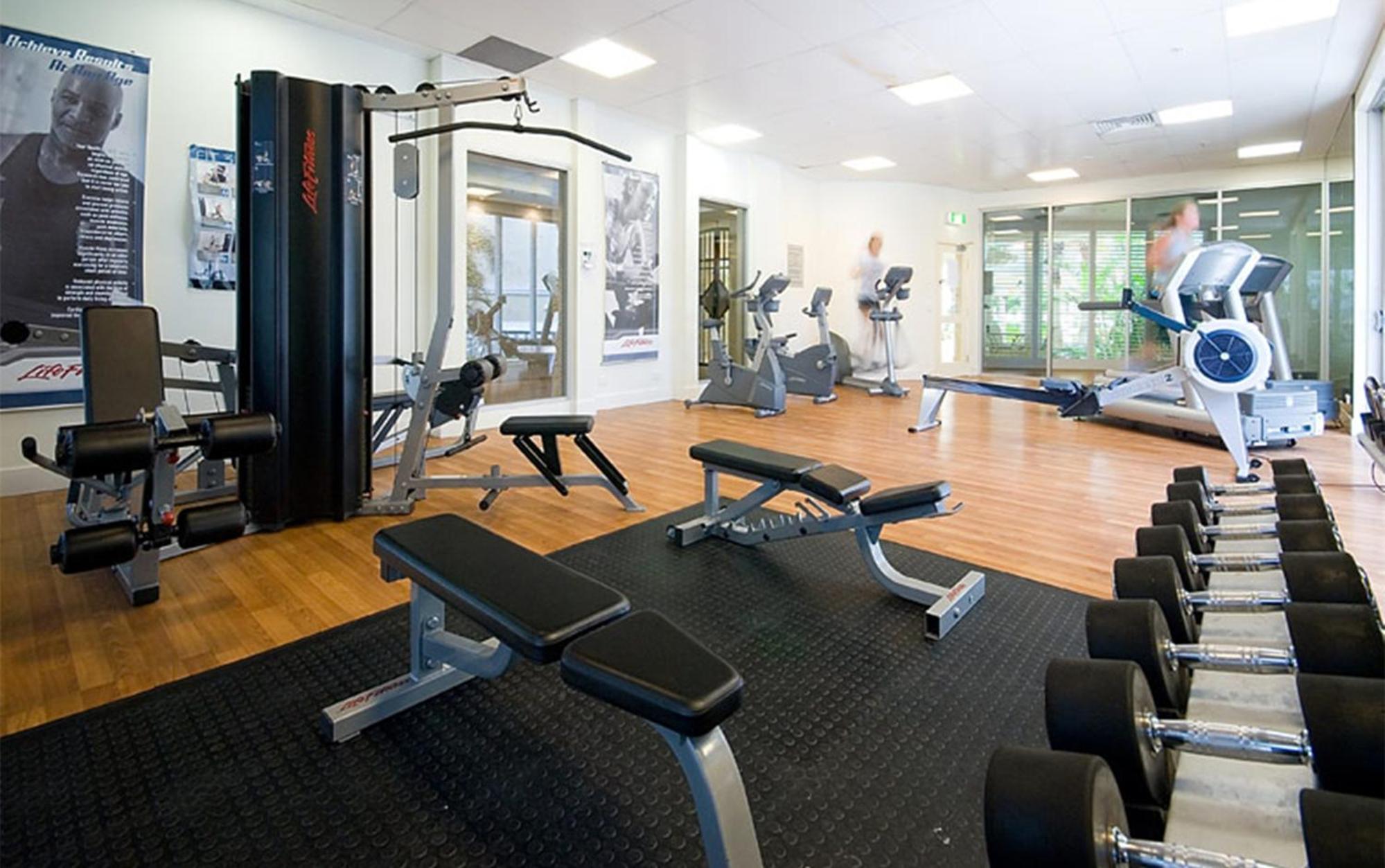 Beachside 2 BR Apt in the Heart of Surfers Paradise - Chevron Renaissance - free parking