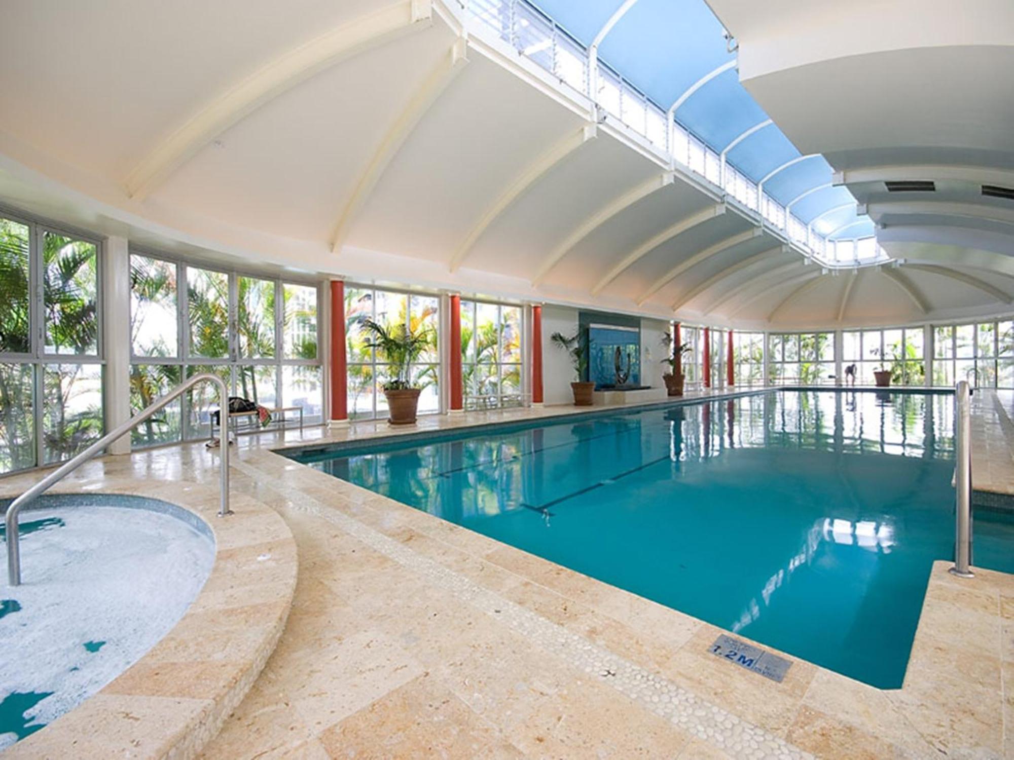 Beachside 2 BR Apt in the Heart of Surfers Paradise - Chevron Renaissance - free parking