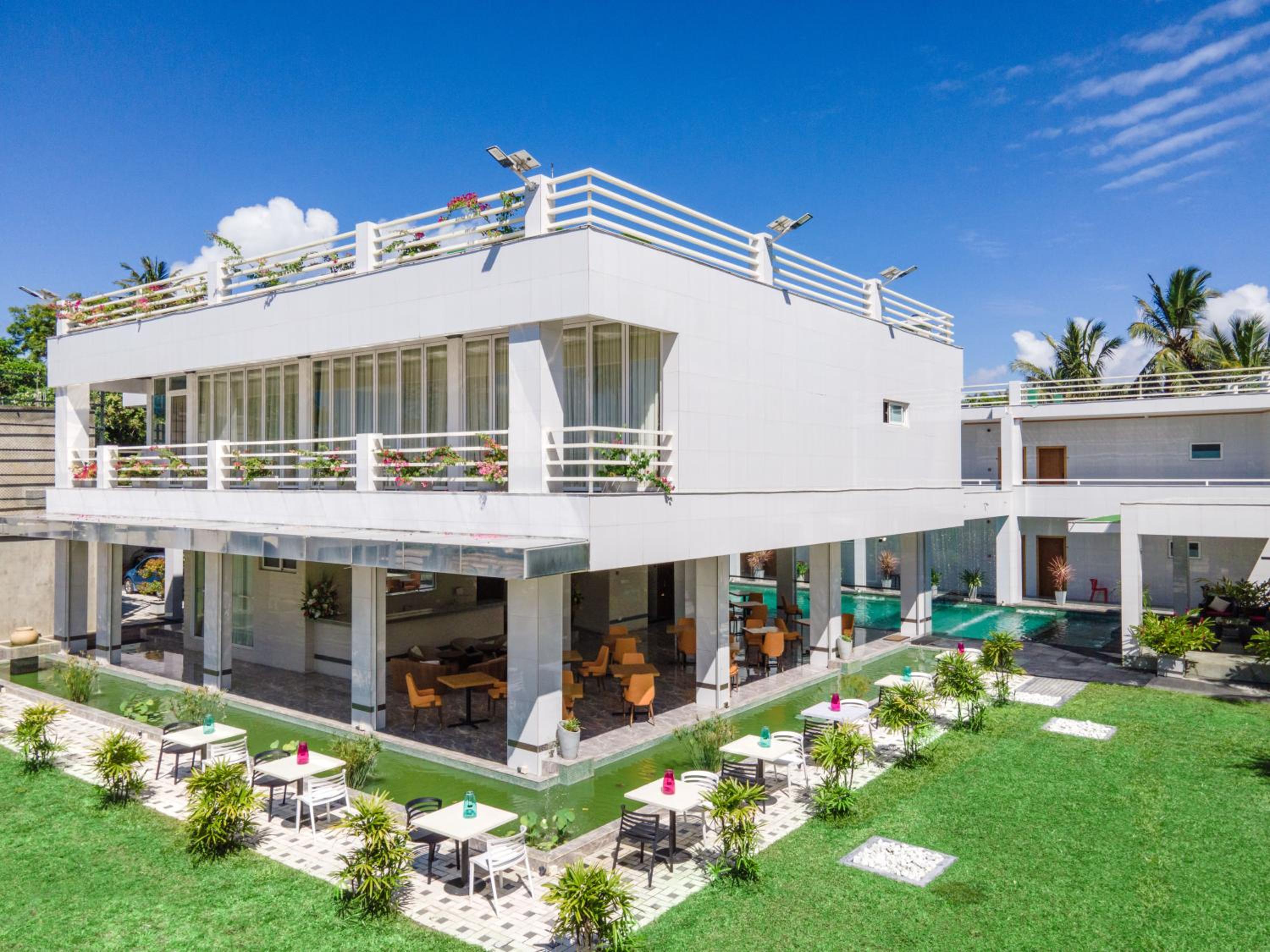 Boutique Villa Bougainvillea view 3