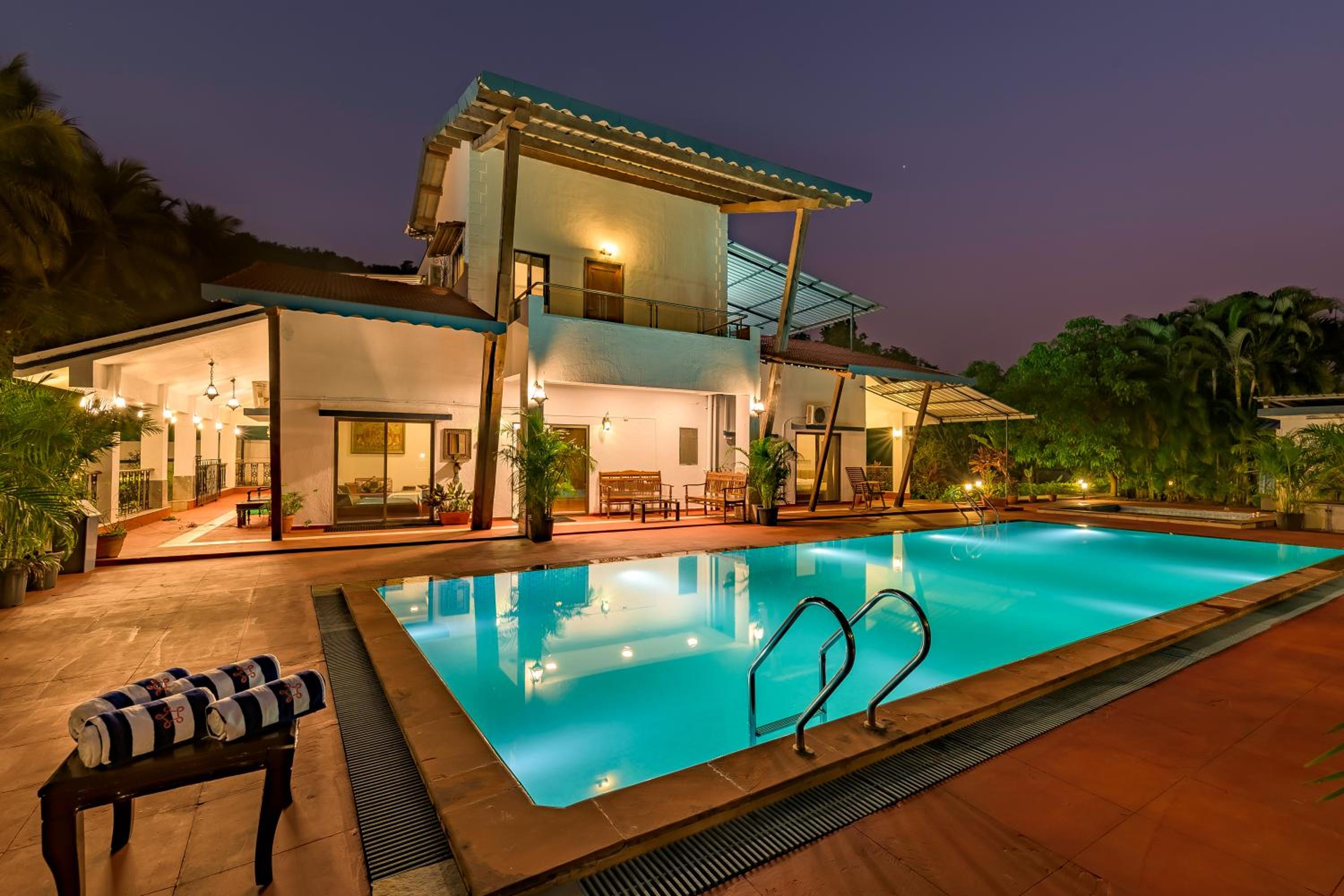 SaffronStays Adora Woods and Hills - 4BHK Murud Villa with Pool, Kids Pool & Beach Fun