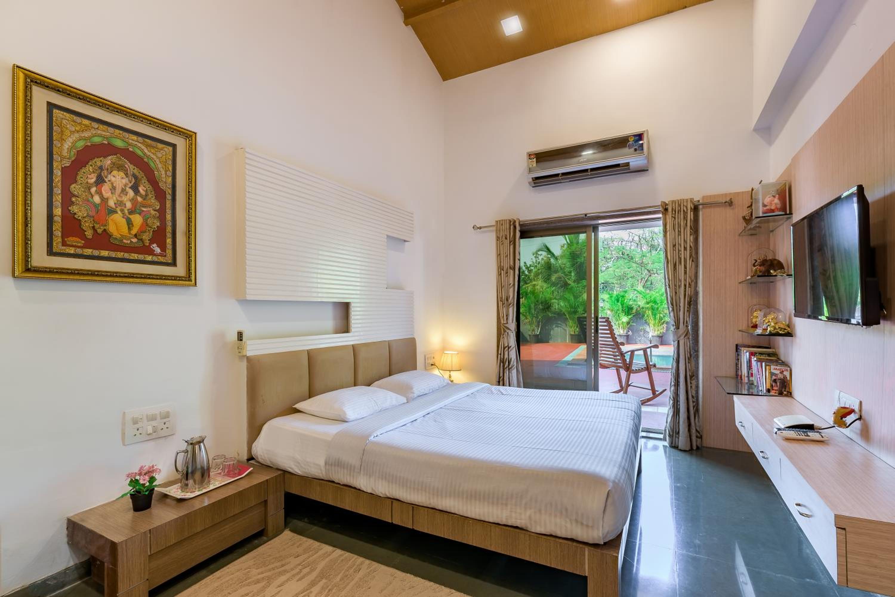 SaffronStays Adora Woods and Hills - 4BHK Murud Villa with Pool, Kids Pool & Beach Fun
