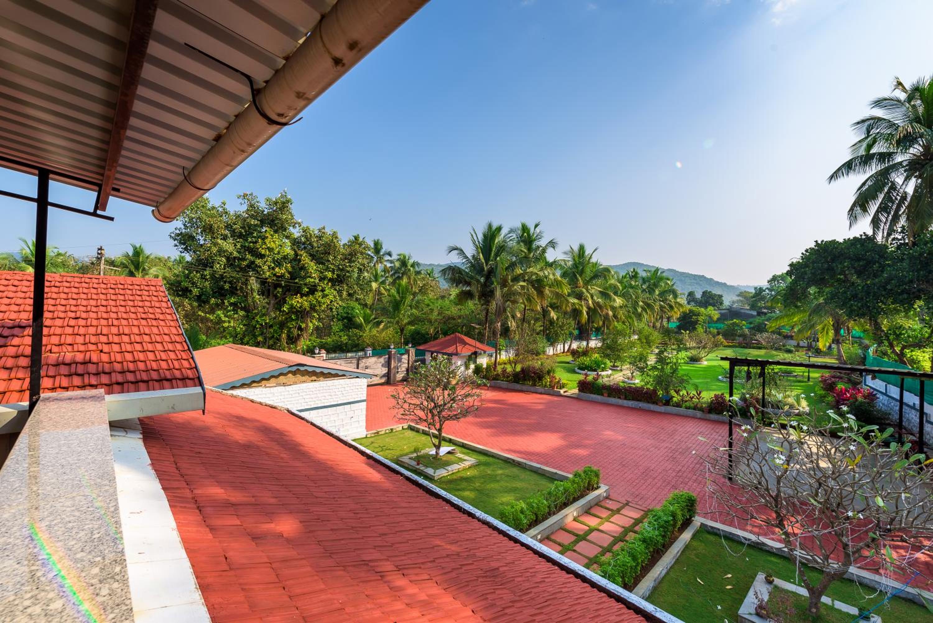 SaffronStays Adora Woods and Hills - 4BHK Murud Villa with Pool, Kids Pool & Beach Fun