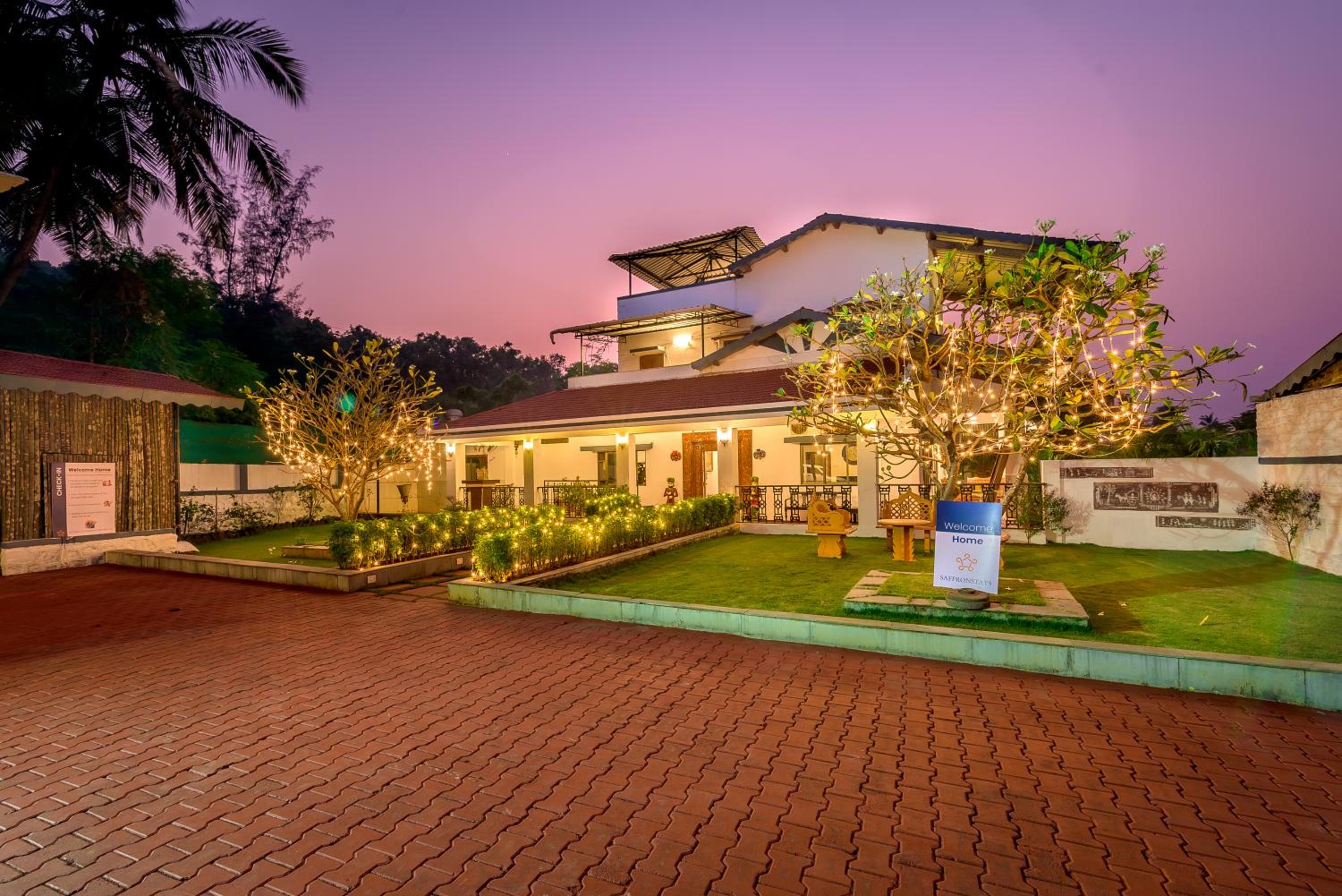 SaffronStays Adora Woods and Hills - 4BHK Murud Villa with Pool, Kids Pool & Beach Fun