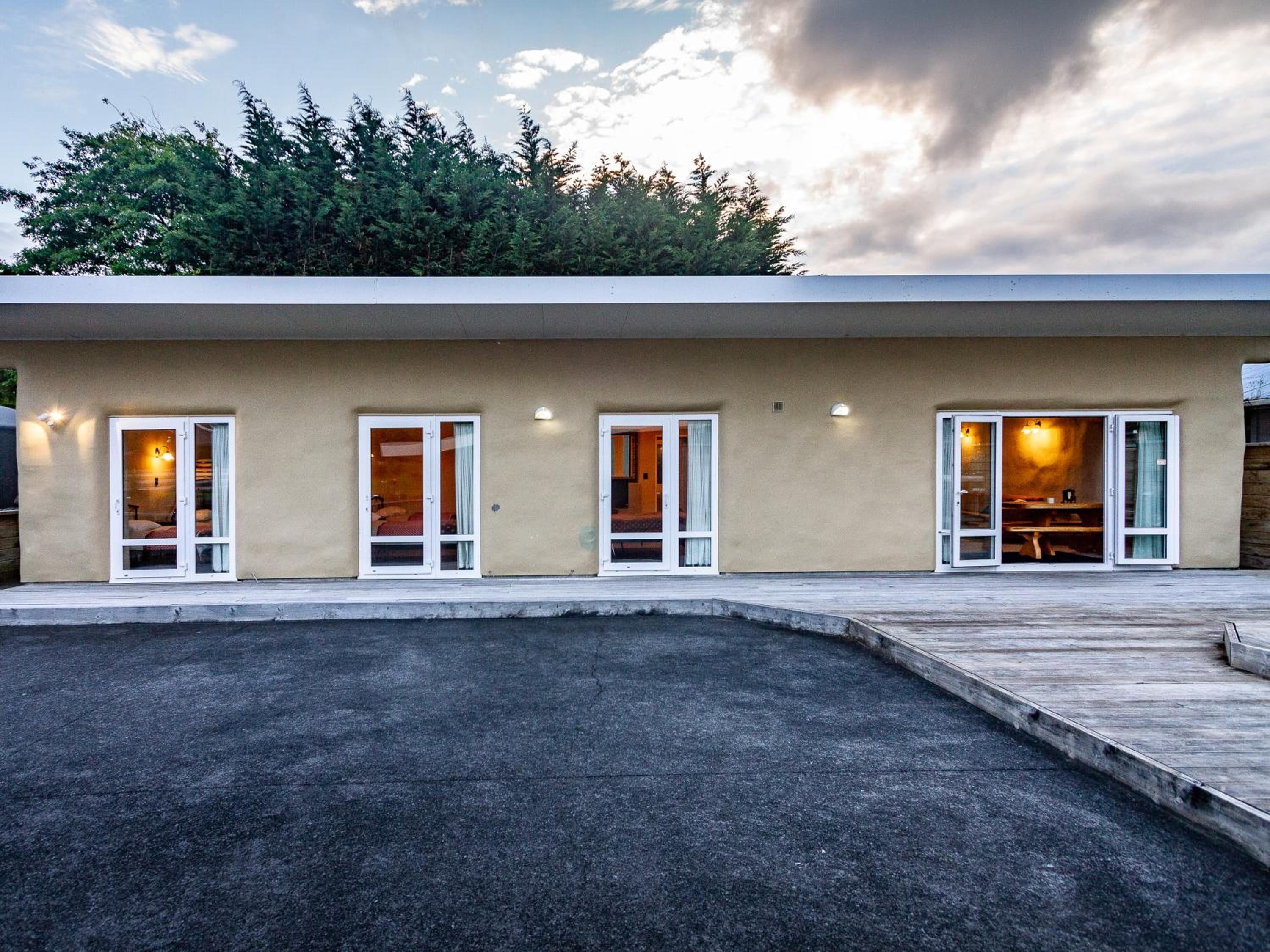 The Yellow Straw House - Rangataua Holiday Home view 2