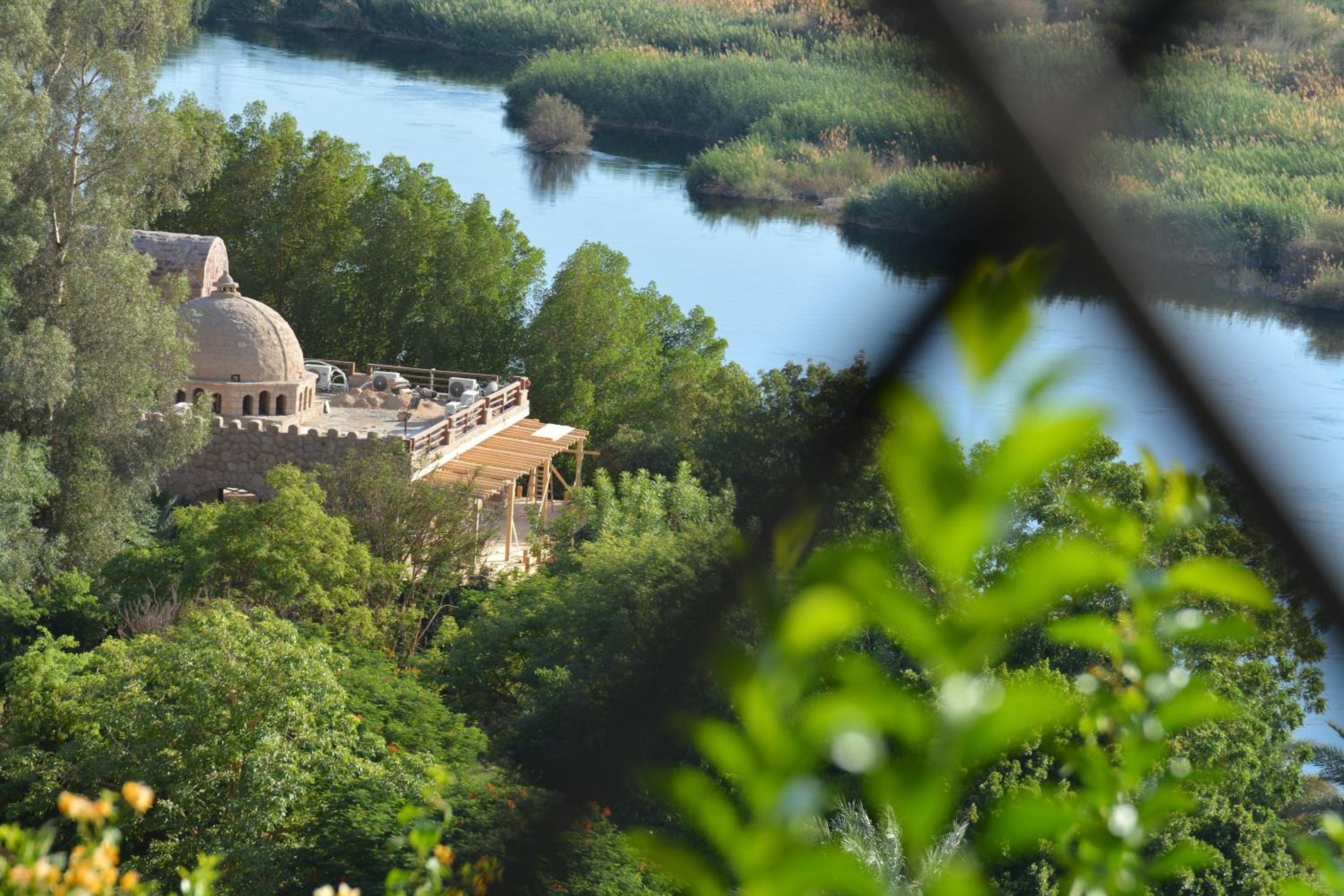 Hotel ASWAN NILE PALACE (swimming pool-rooftop-Nile view) - Image 1