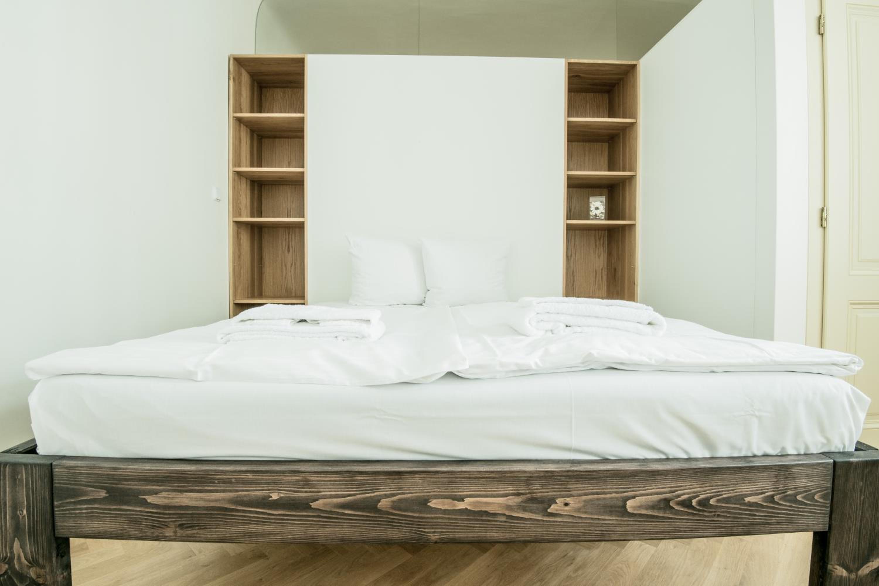 Charles Bridge Hostel & Apartments
