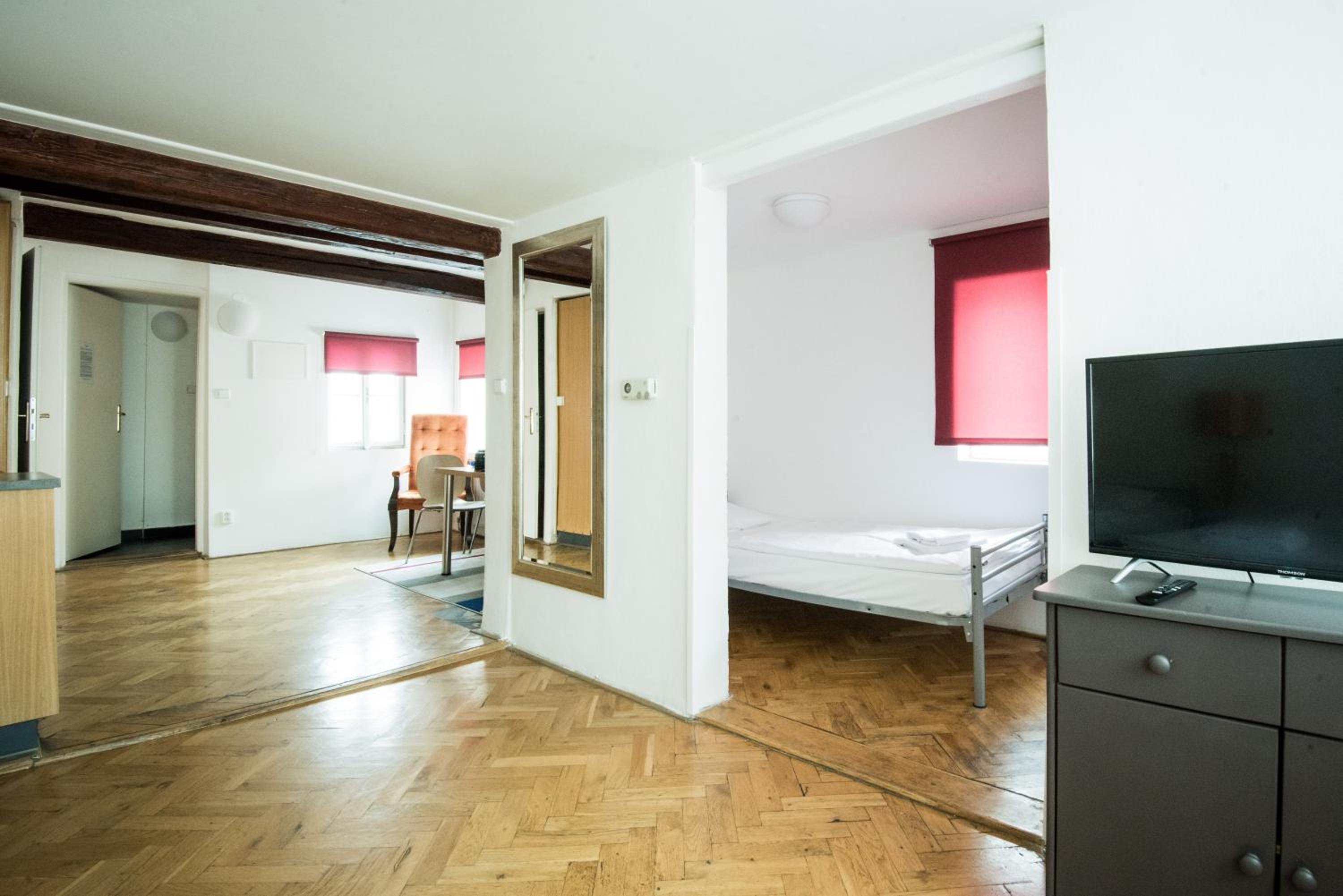 Charles Bridge Hostel & Apartments