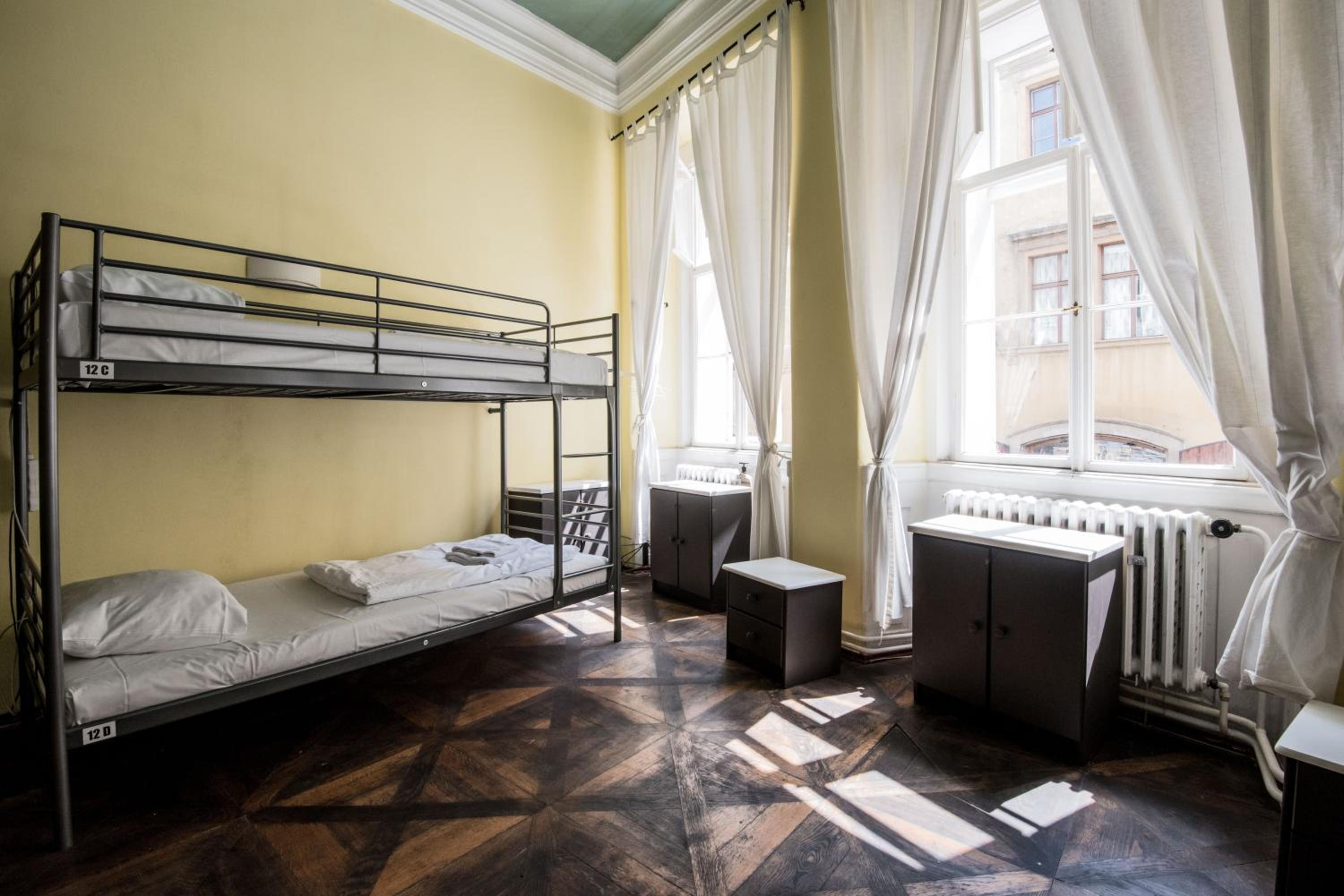 Charles Bridge Hostel & Apartments