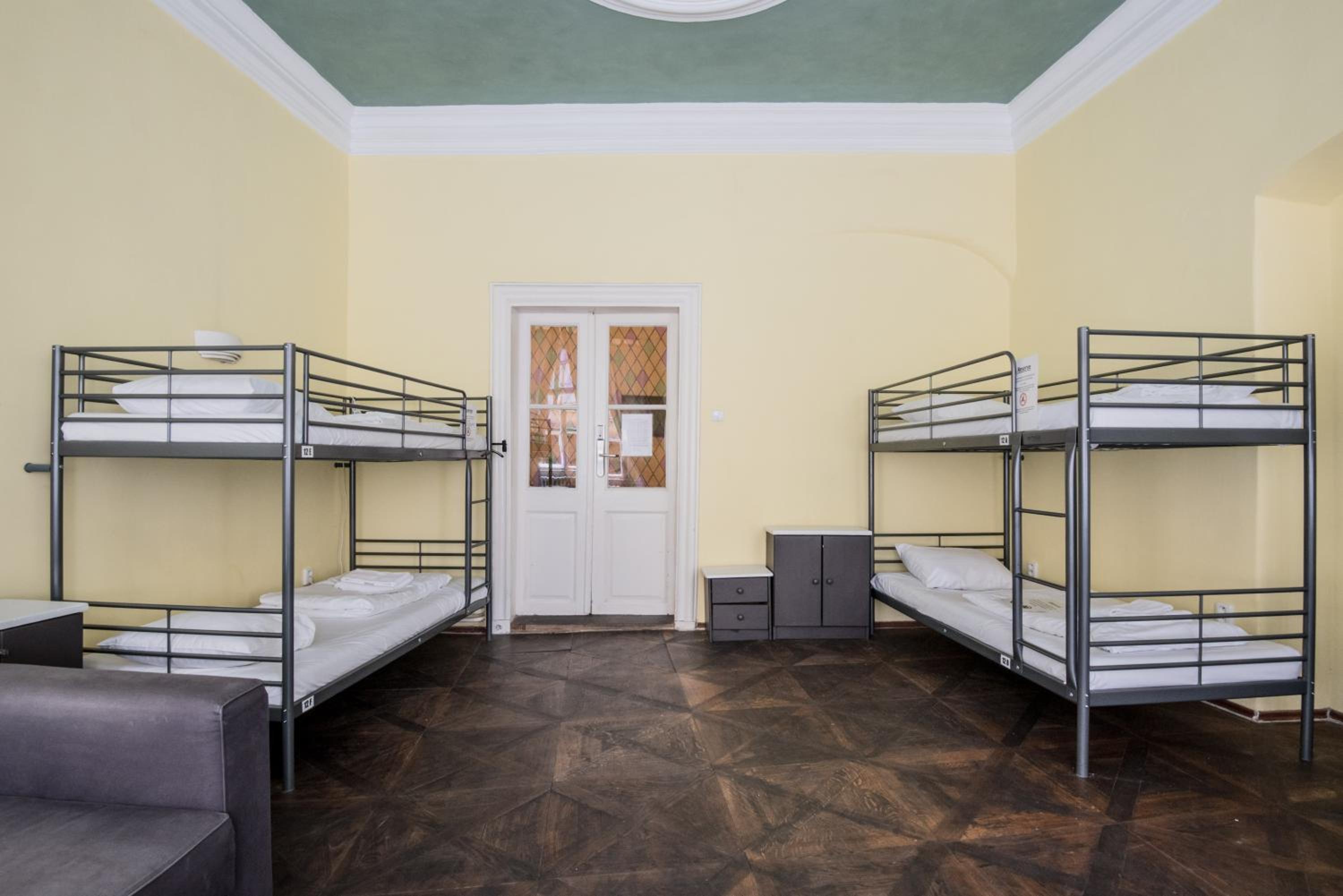 Charles Bridge Hostel & Apartments